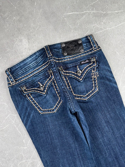 Miss Me Bootcut Low Rise // 28 (M)