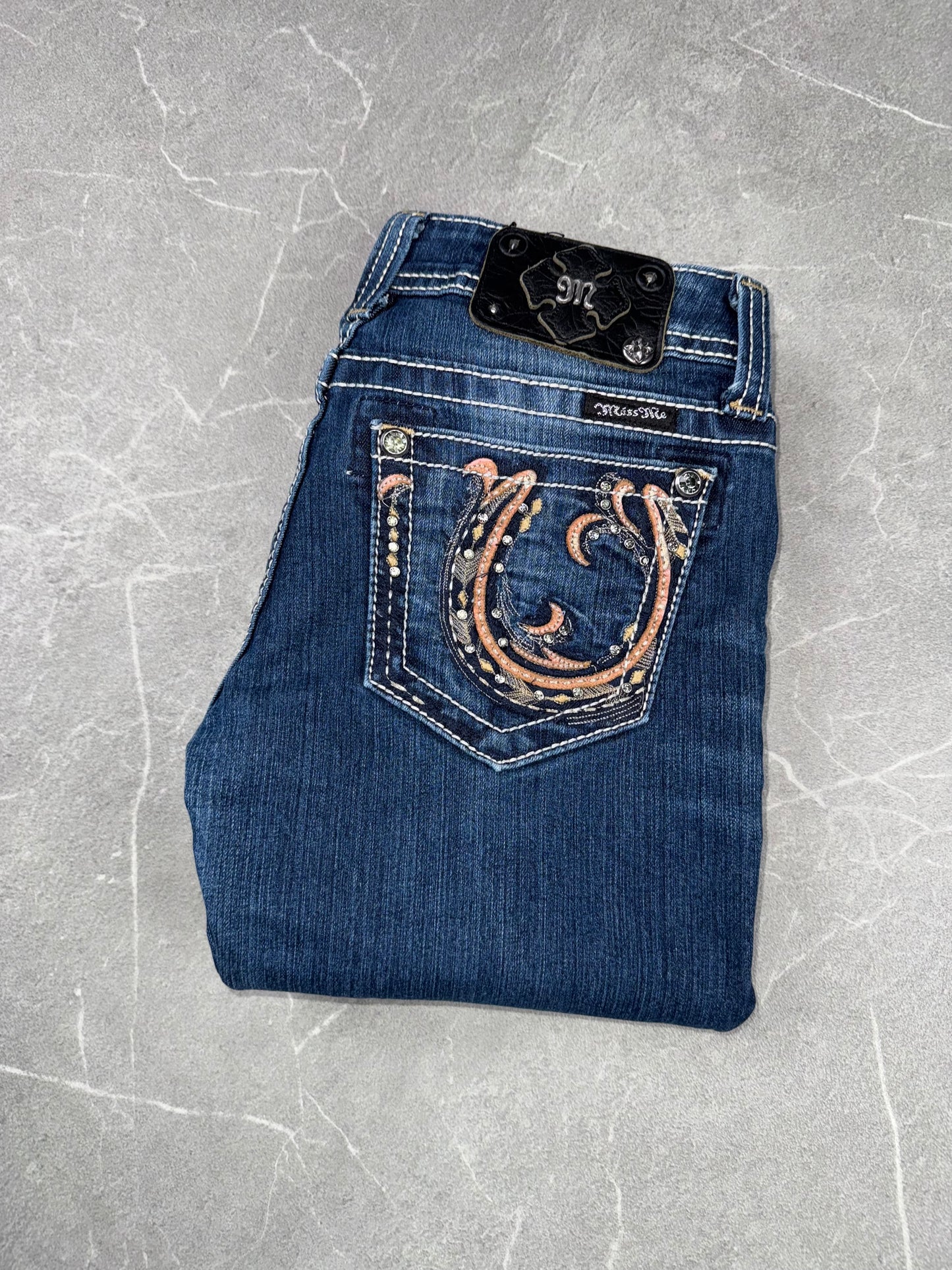 Miss Me Skinny Low Rise // 26 (S)