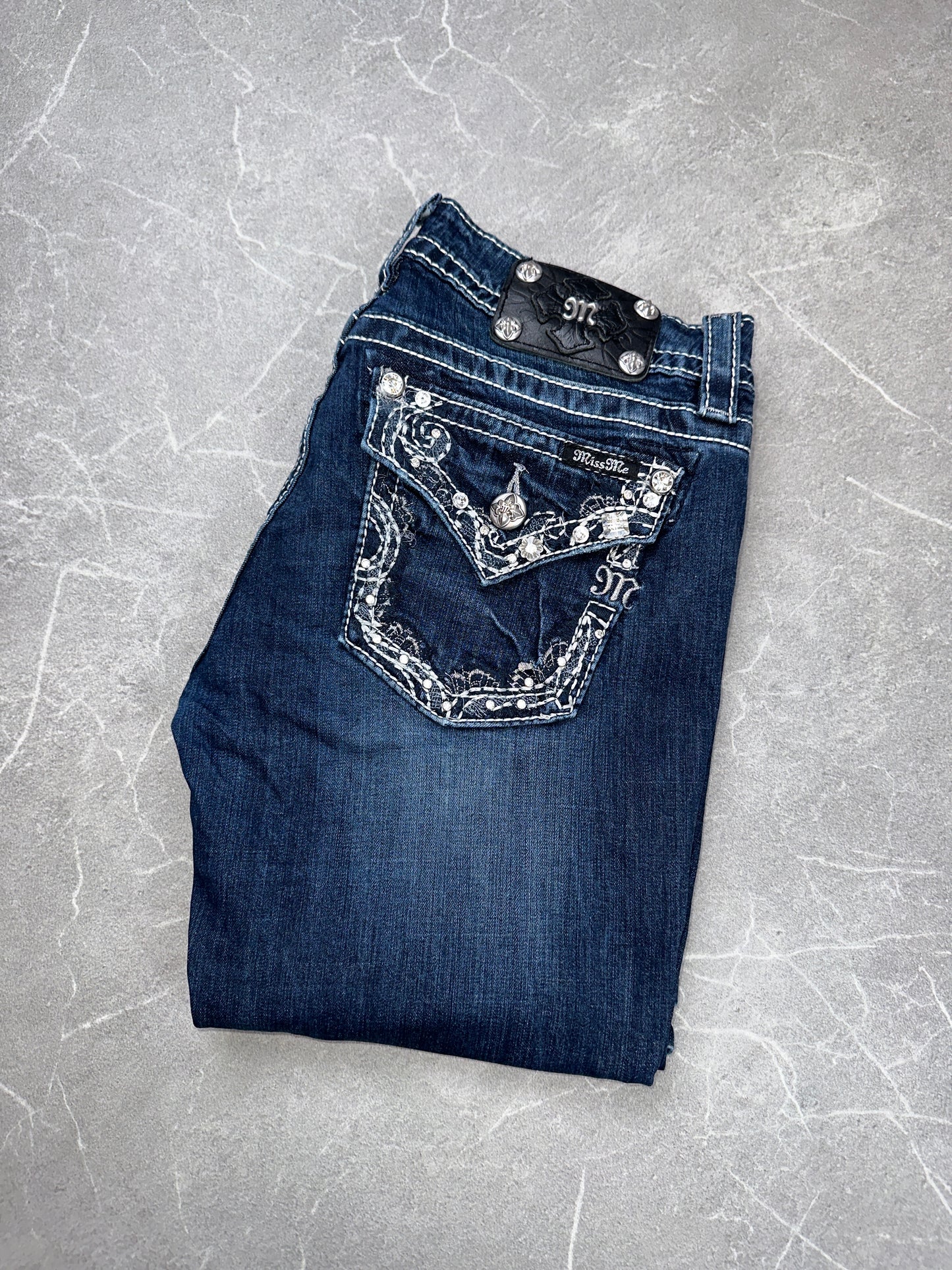 Miss Me Bootcut Low Rise // 29 (M)