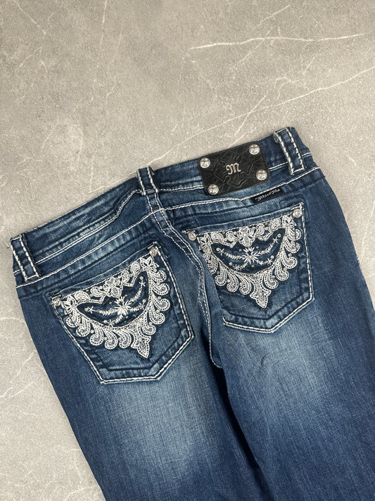 Miss Me Bootcut Low Rise // 30 (M)