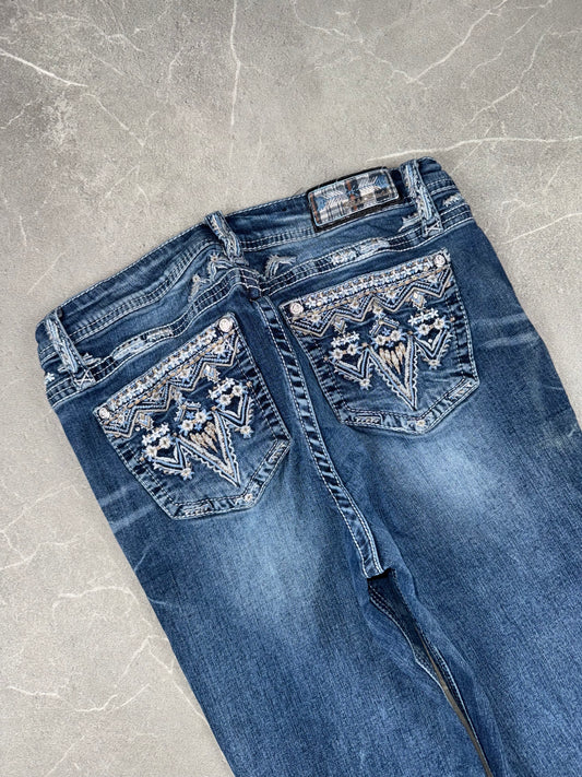 Grace in La Bootcut Low-Mid Rise // 31 (L)