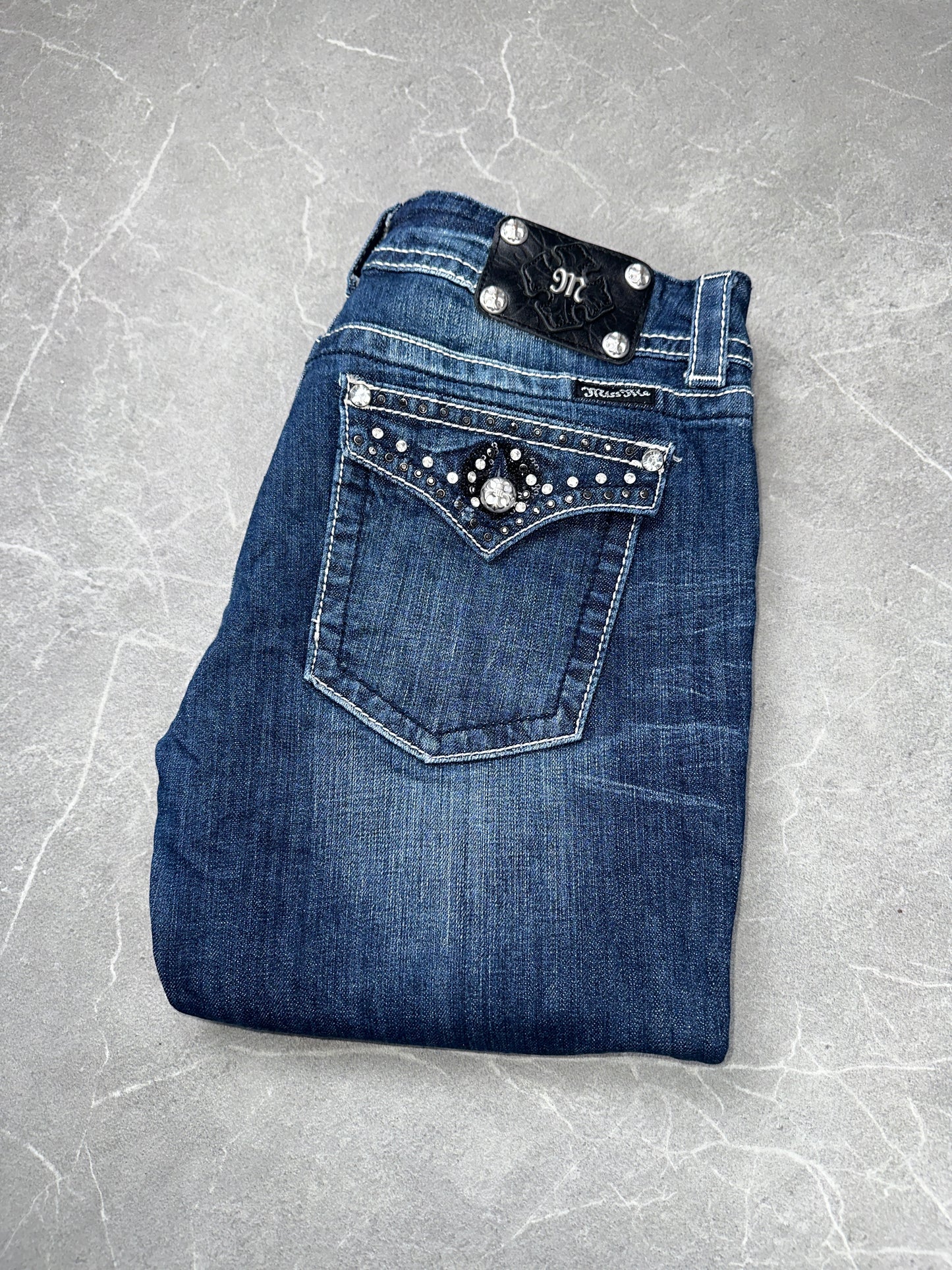 Miss Me Bootcut Low Rise // 31 (L)