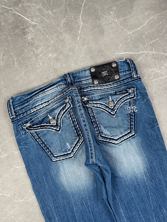 Miss Me Bootcut Low Rise // 30 (M)