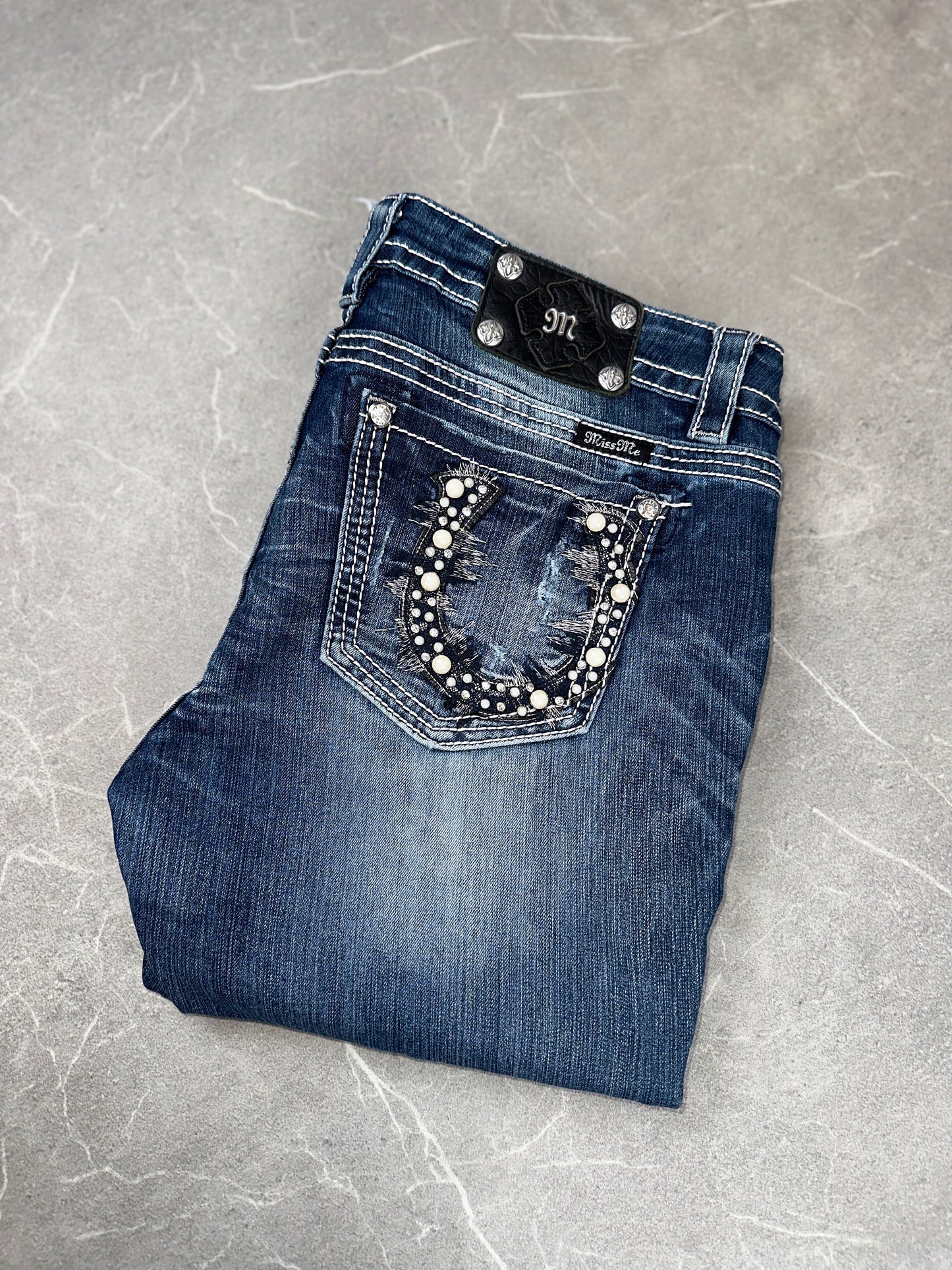 Miss Me Bootcut Mid Rise // 32 (L)