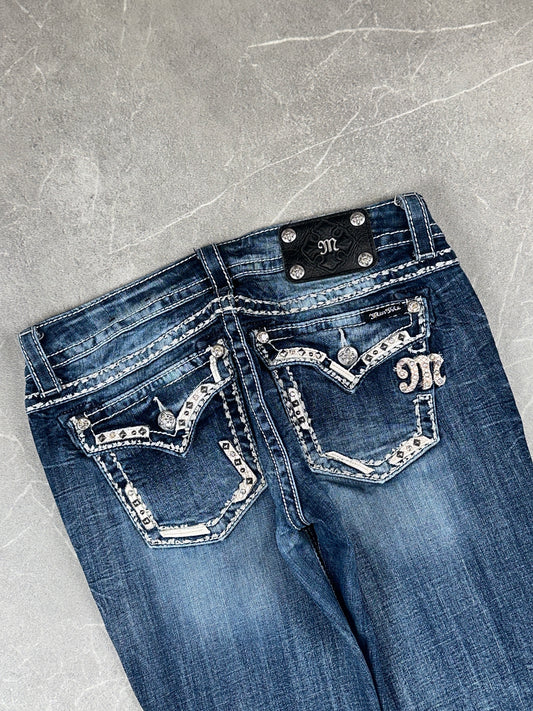 Miss Me Bootcut Low Rise // 28 (M)
