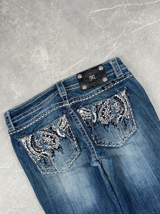 Miss Me Bootcut Low Rise // 27 (S)