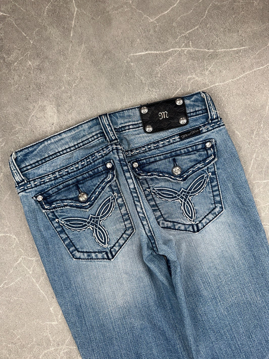 Miss Me Bootcut Low Rise // 29 (M)
