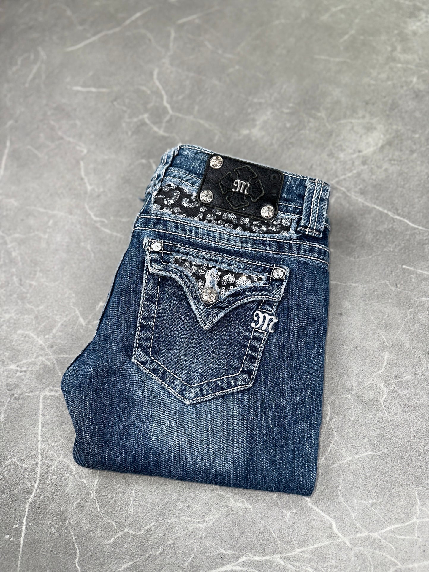 Miss Me Bootcut Low Rise // 28 (M)