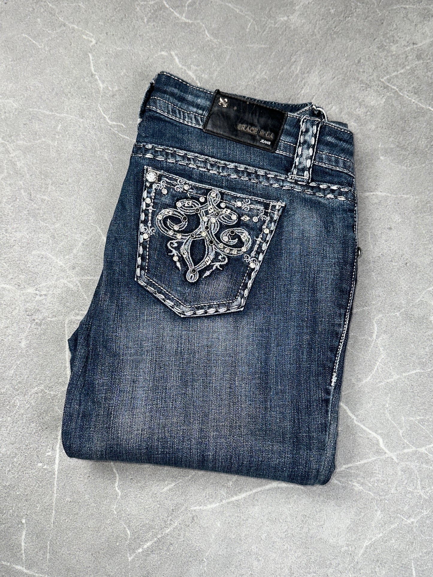 Grace in LA Bootcut Low Rise // 28 (M)