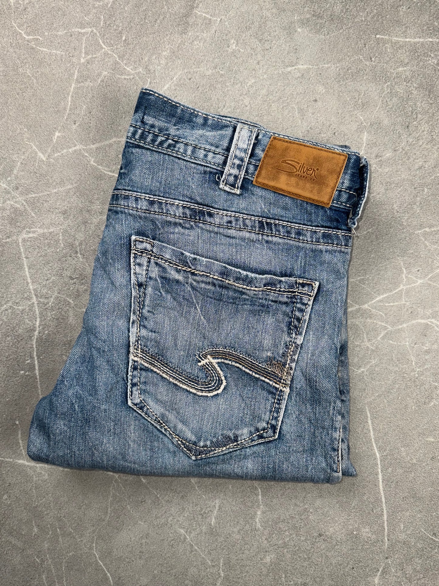 Silver Jeans Straight // L