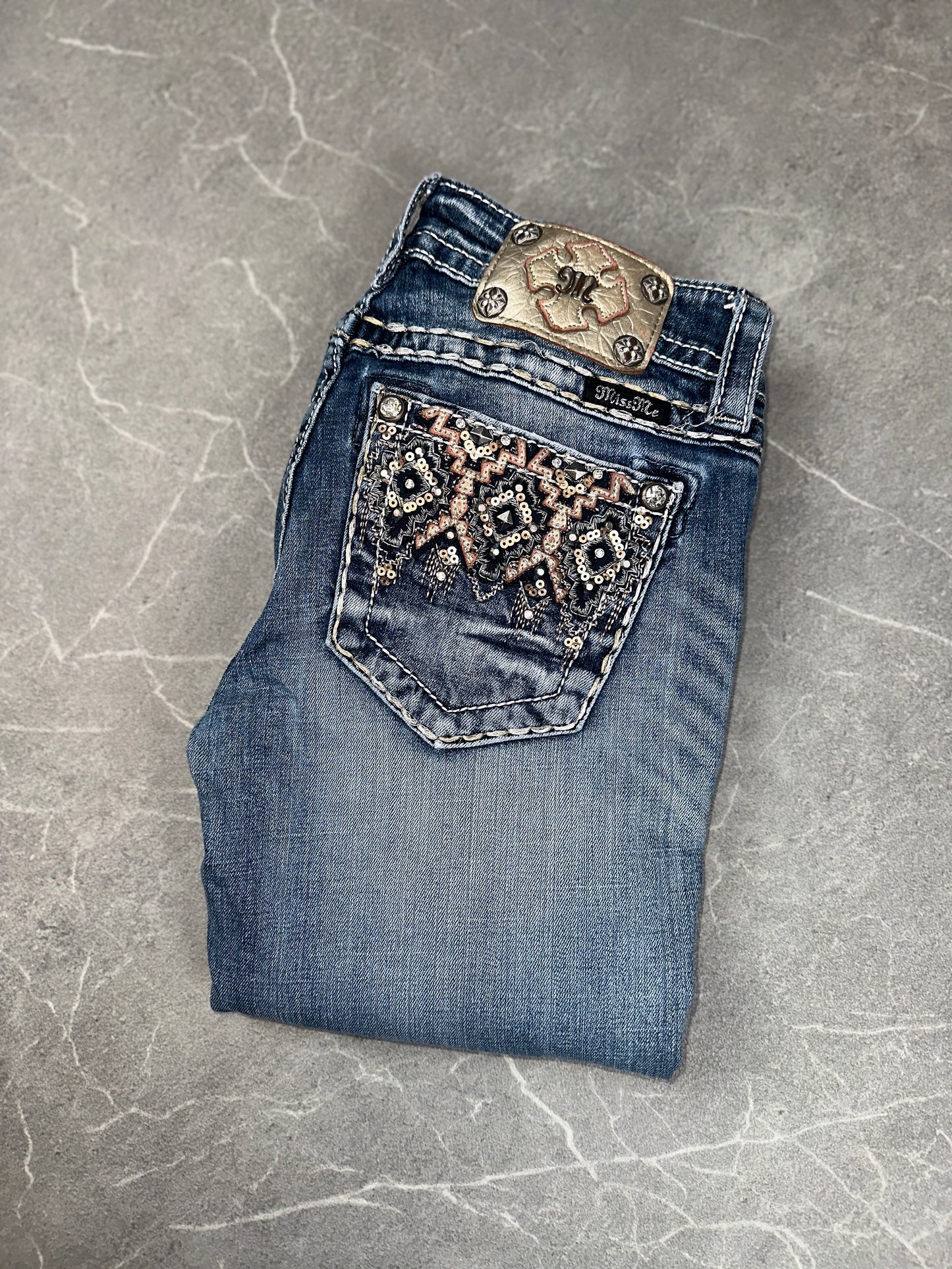 Miss Me Bootcut Low Rise // 25 (Xs)