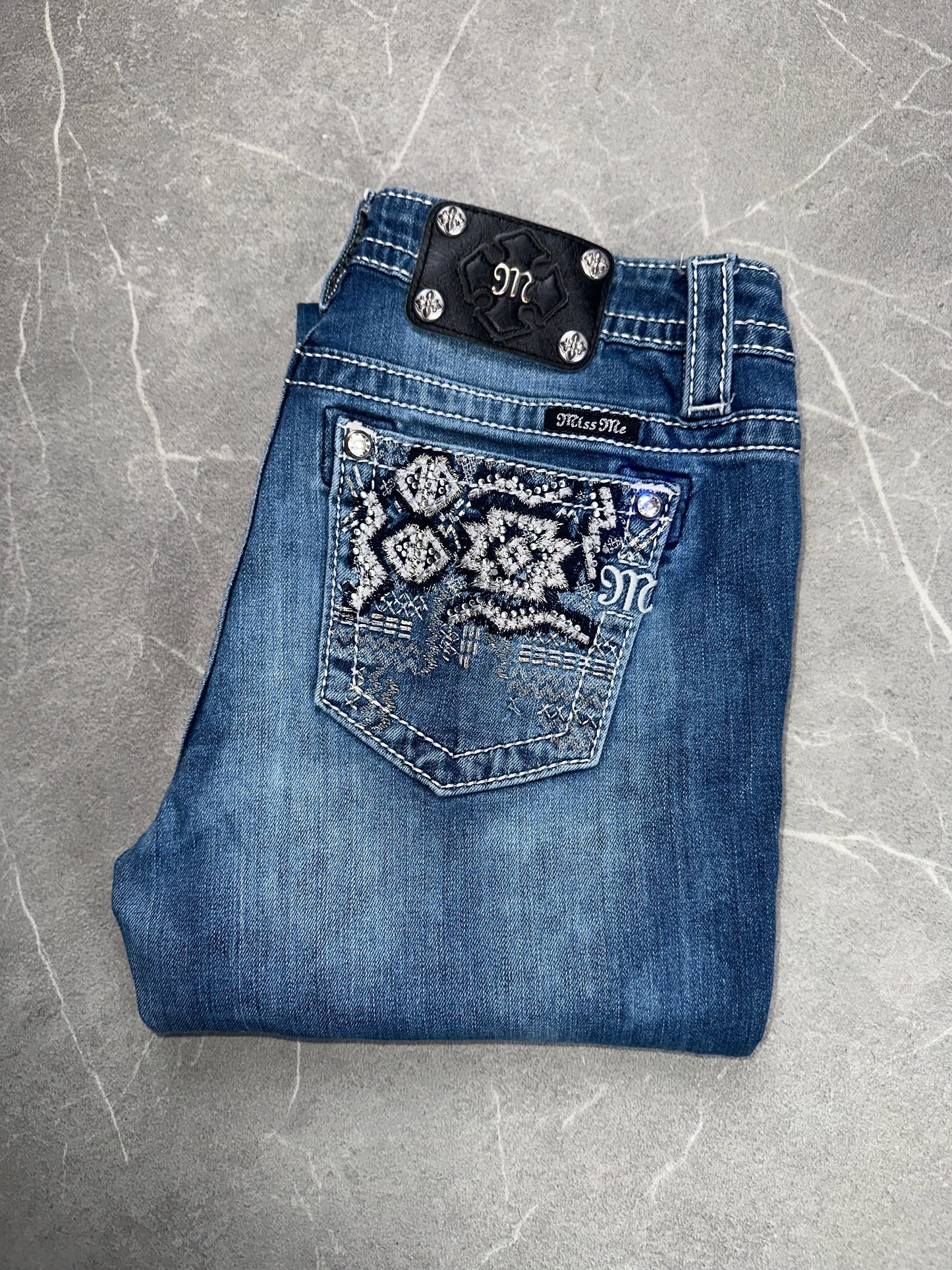 Miss Me Bootcut Low Rise // 30 (M)