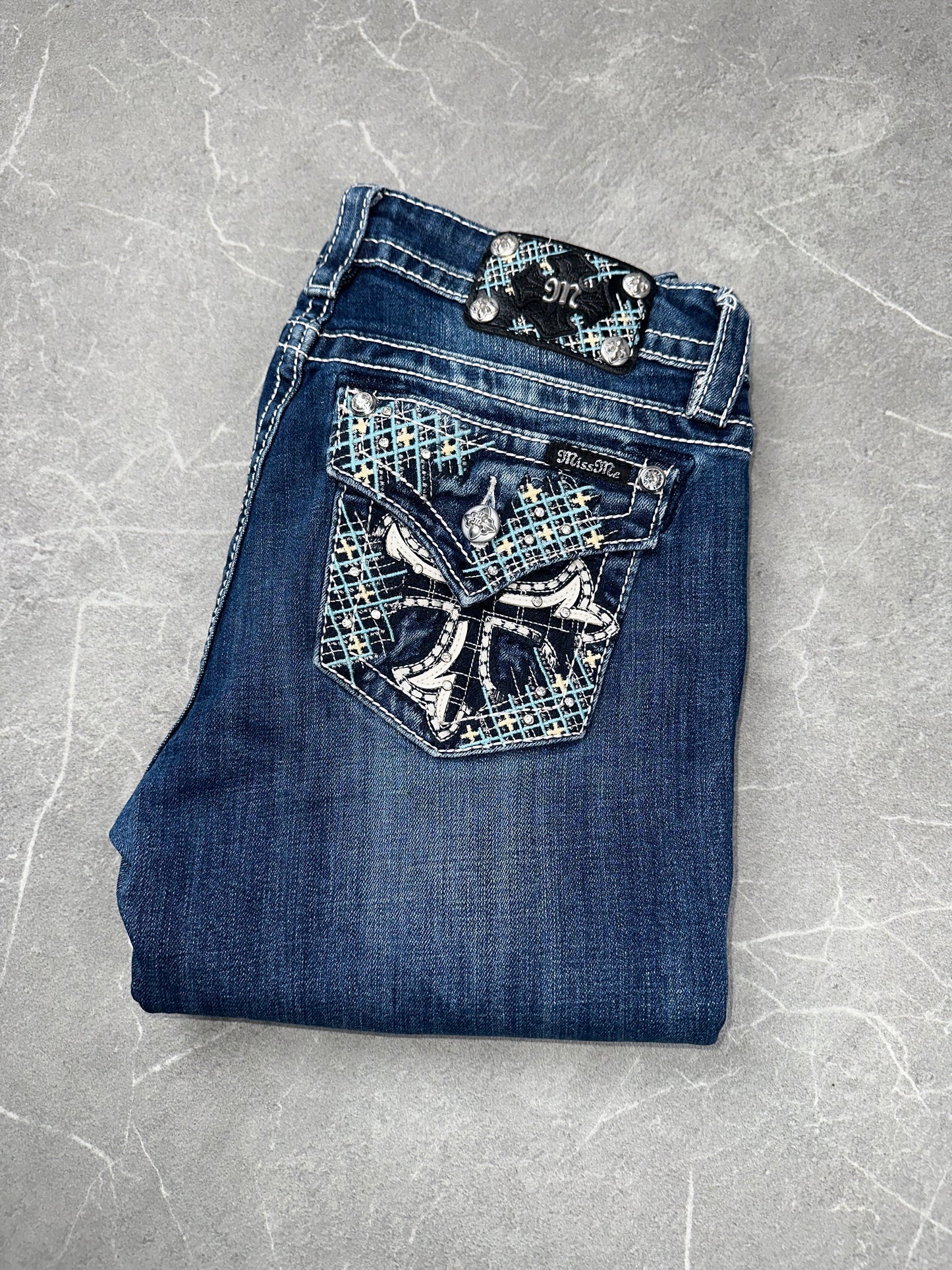 Miss Me Bootcut Mid Rise // 30 (M)