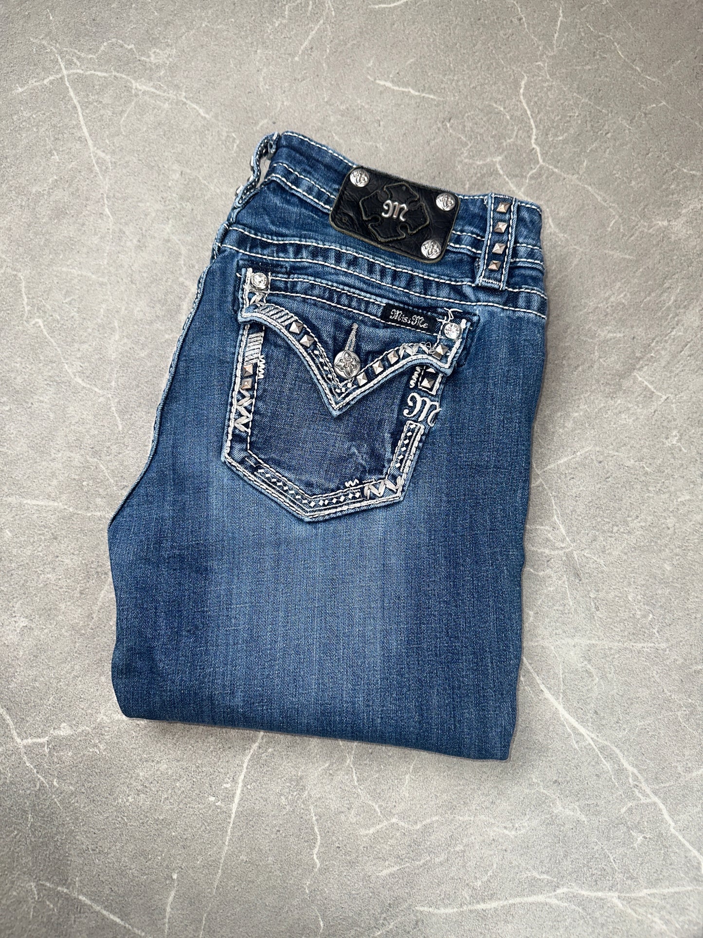 Miss Me Bootcut Low Rise // 30 (M)