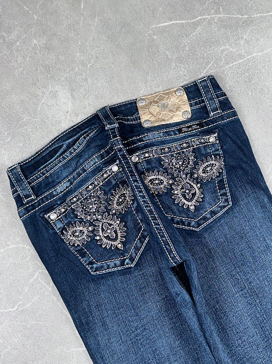 Miss Me Slim Bootcut Low Rise // 28 (M)