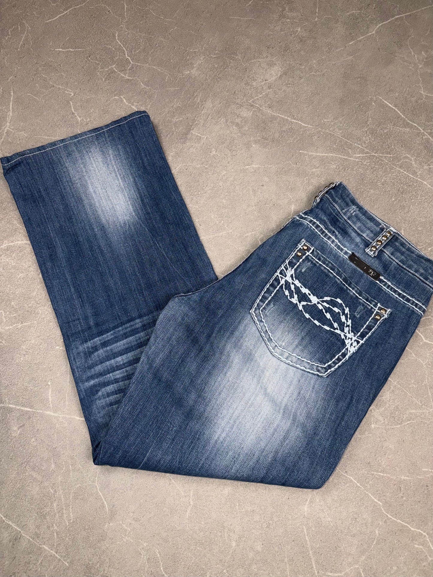 Cowgirl Tuff Baggy Low-Mid Rise // L