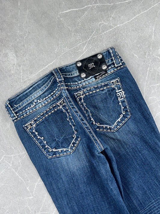 Miss Me Bootcut Low Rise // 28 (M)