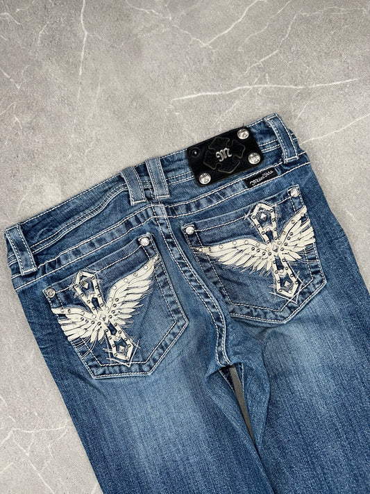 Miss Me Bootcut Low Rise // 28 (M)