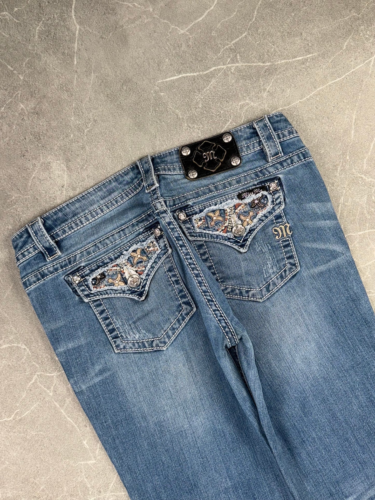 Miss Me Bootcut Low Rise // 30 (M)