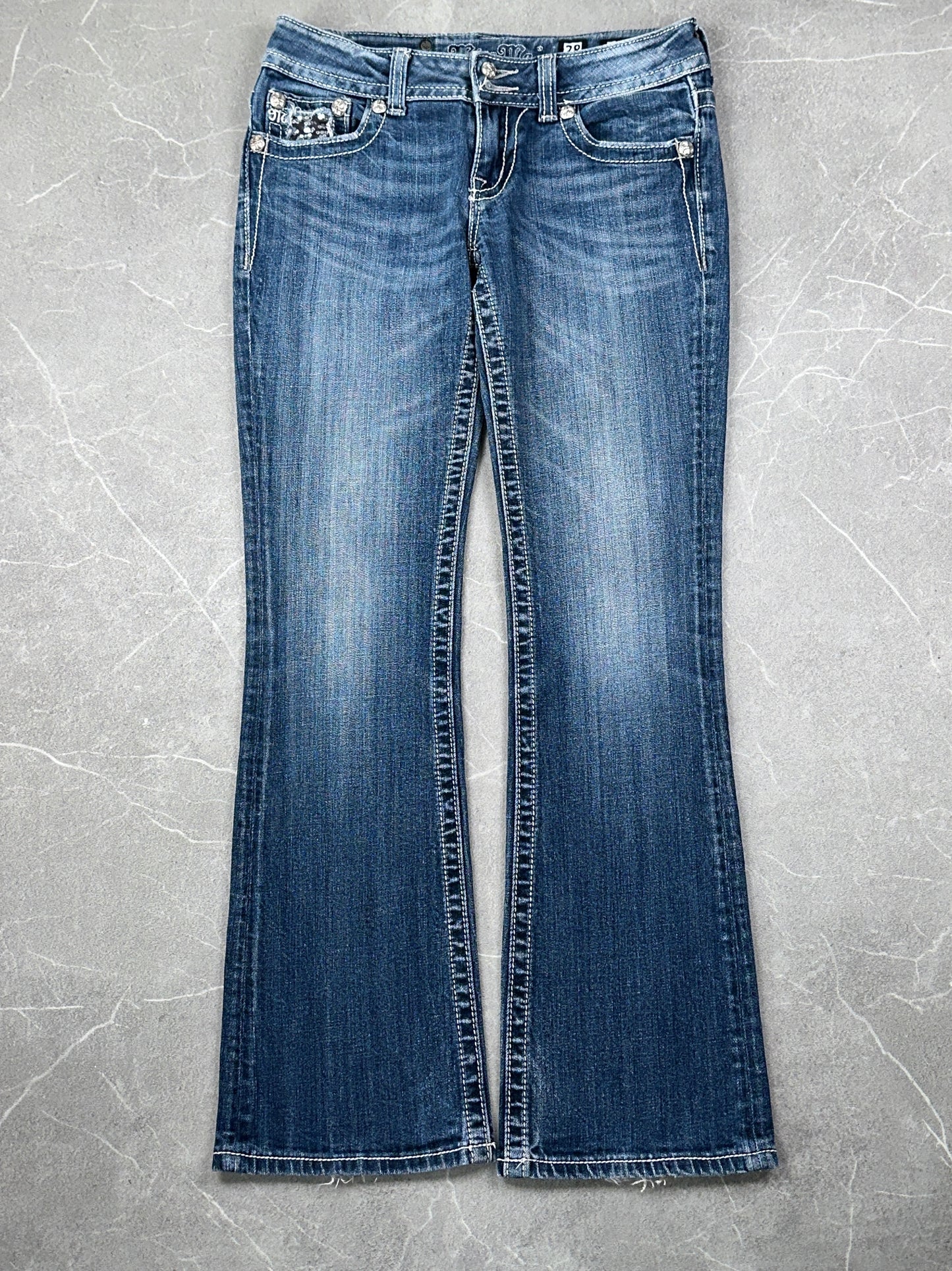 Miss Me Bootcut Low Rise // 28 (M)