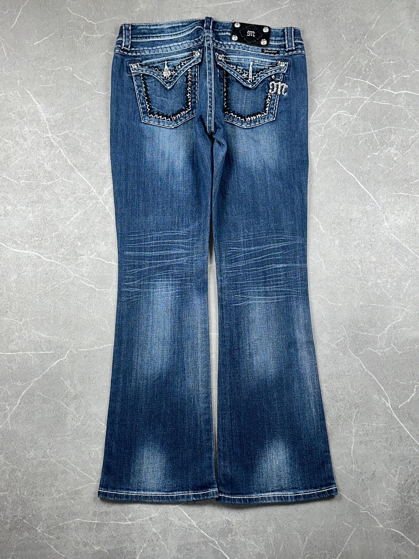 Miss Me Bootcut Low Rise // 28 (M)