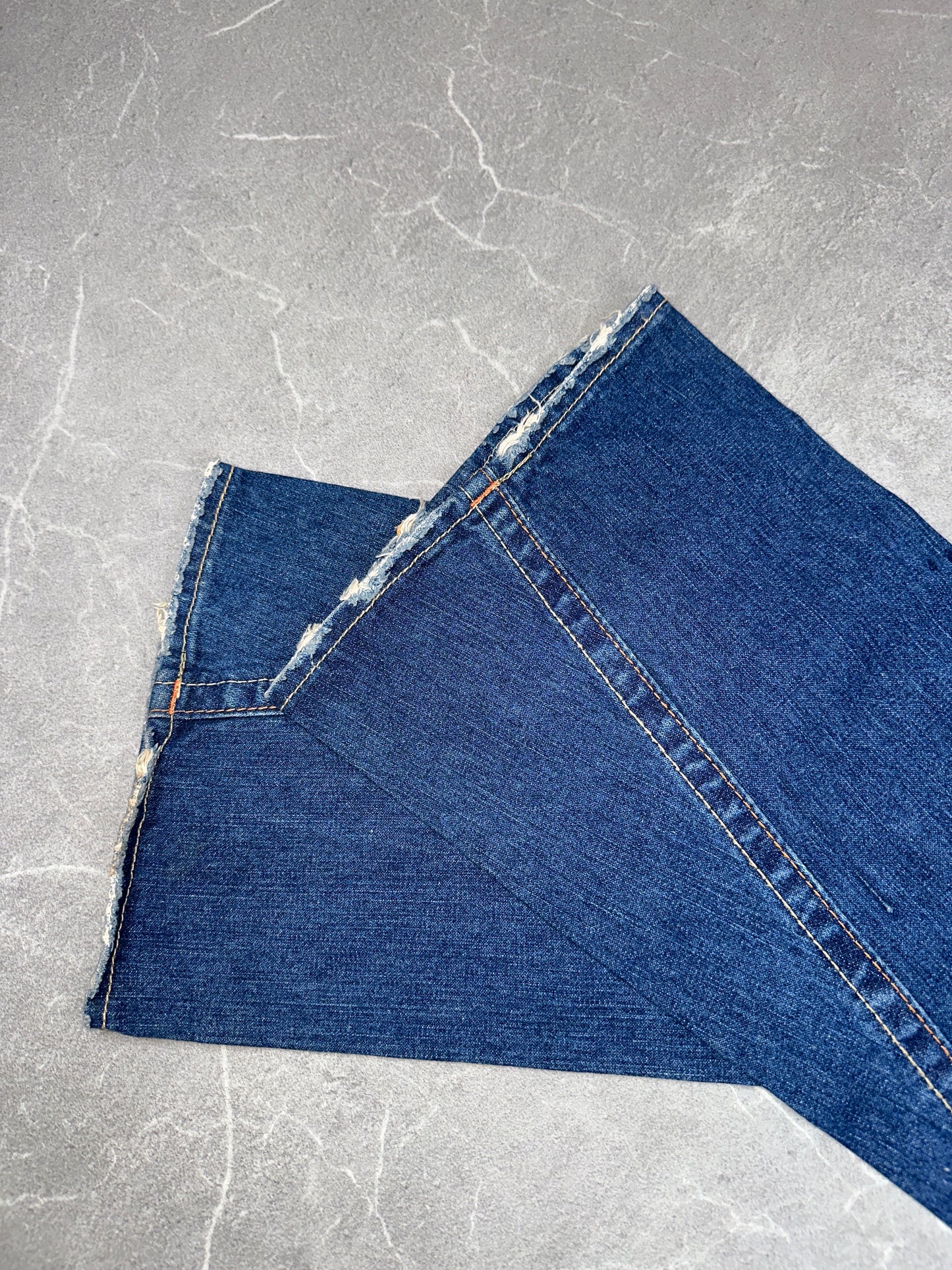 True Religion Flared Low Rise // 28 (M)