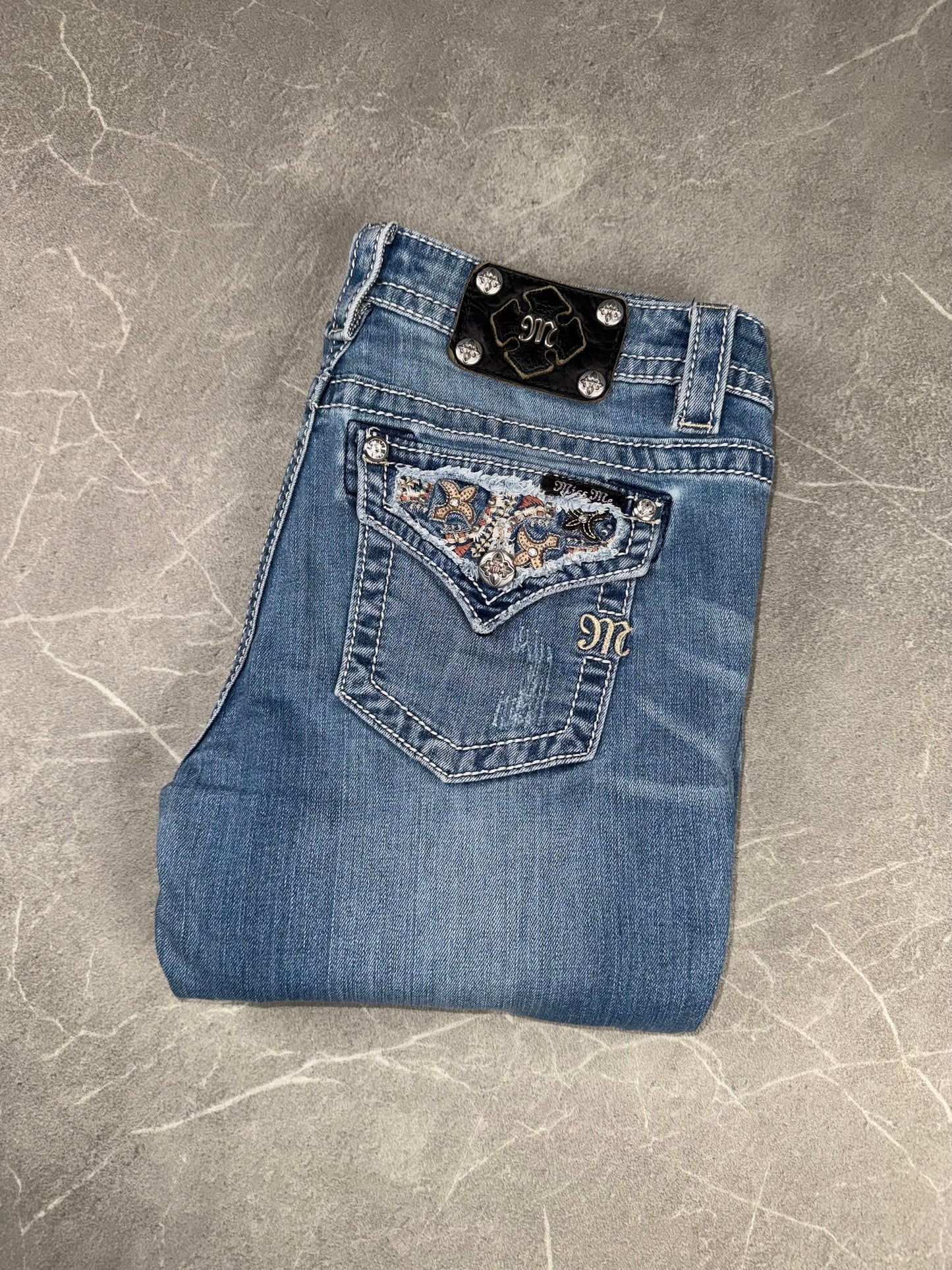 Miss Me Bootcut Low Rise // 30 (M)