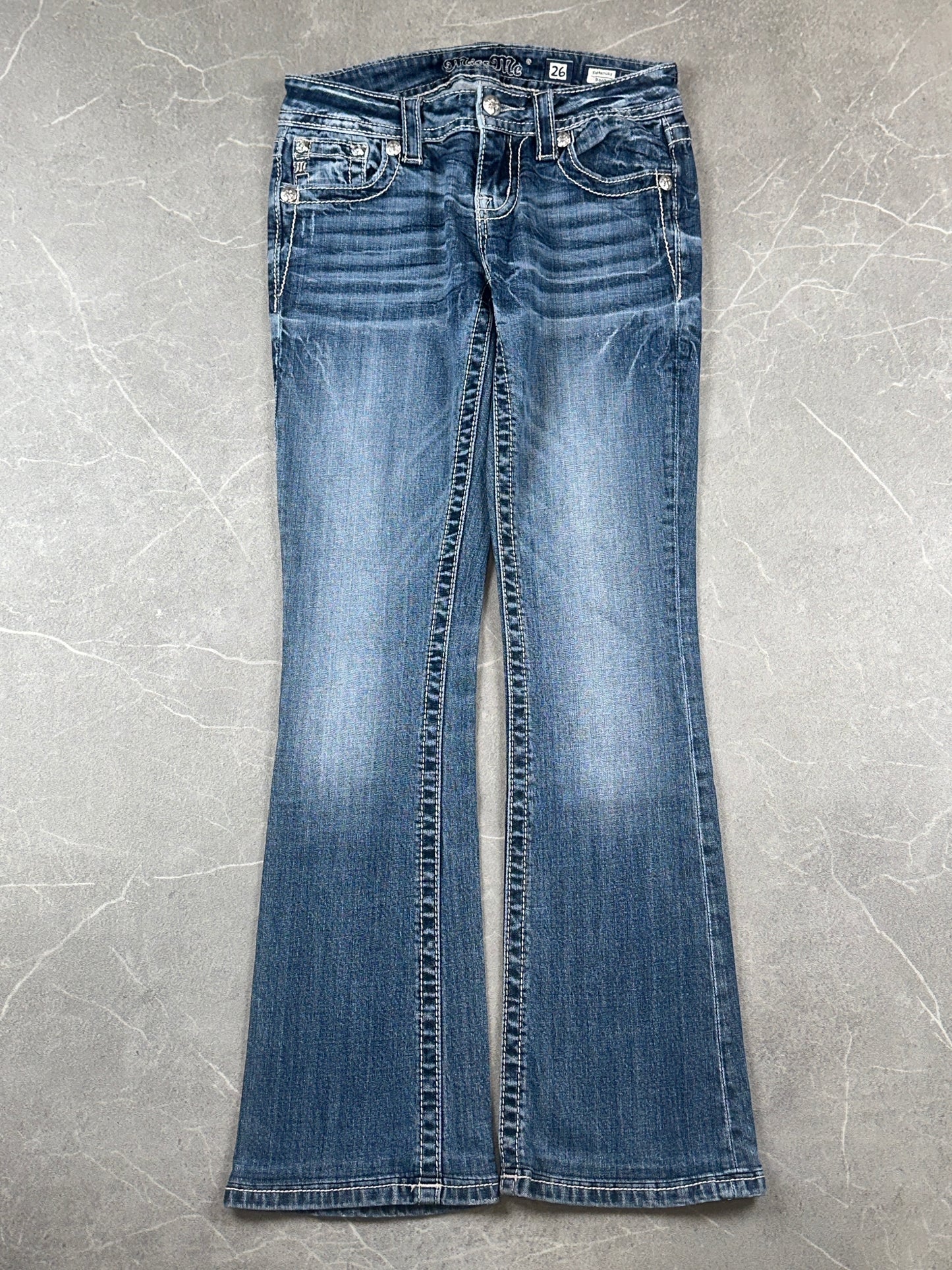 Miss Me Bootcut Low Rise // 26 (S)