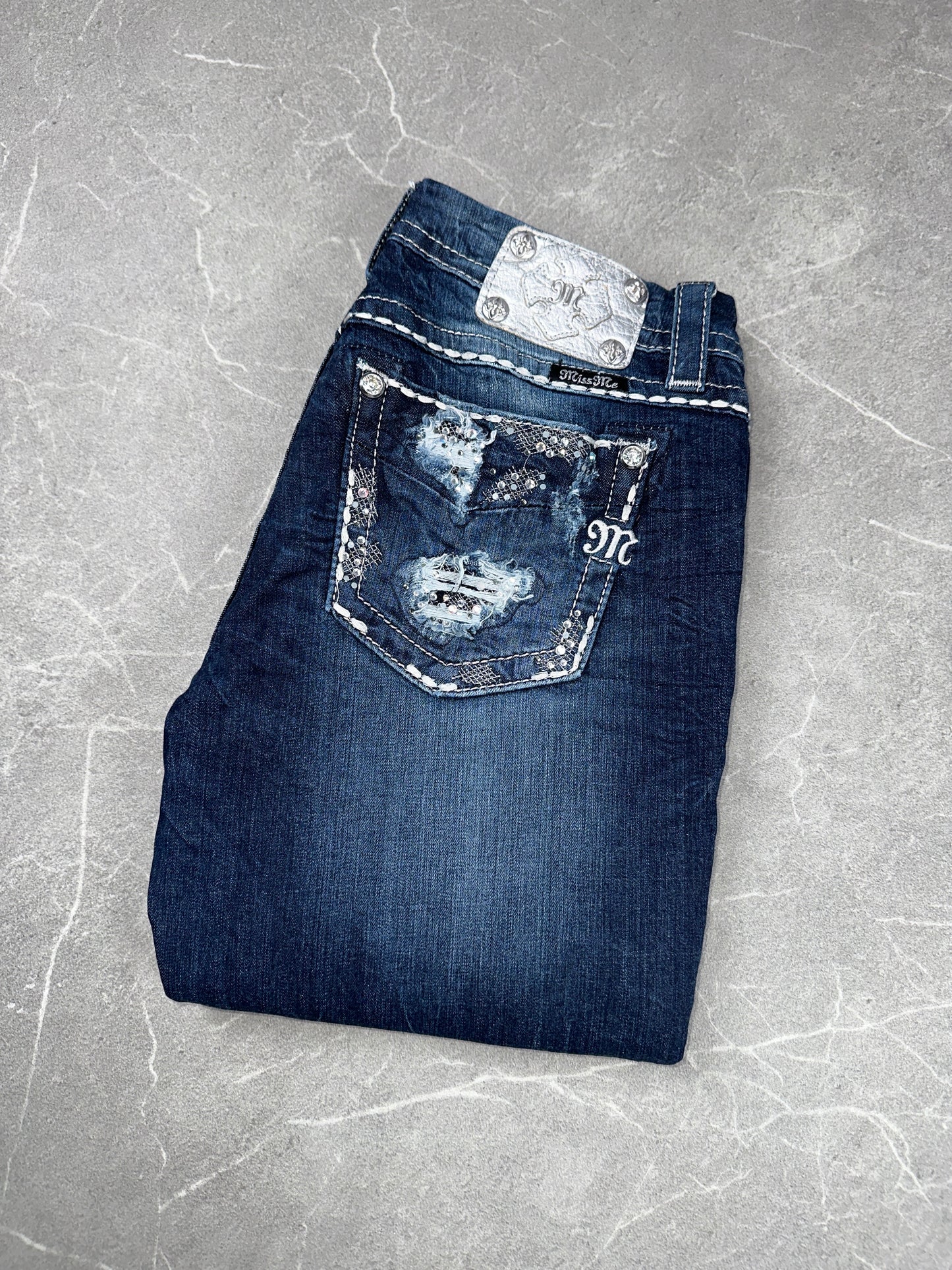 Miss Me Bootcut Mid Rise // 28 (M)