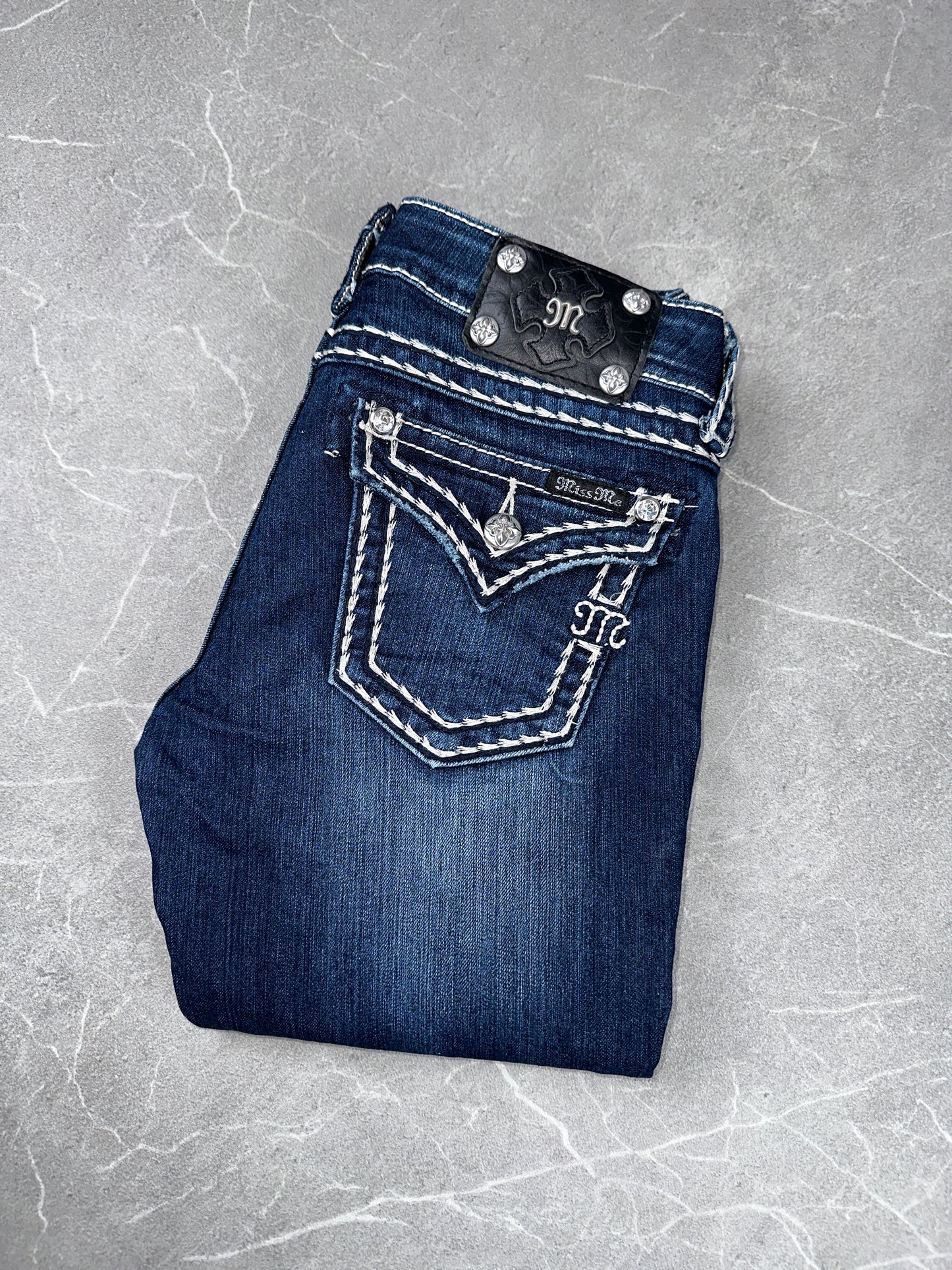 Miss Me Bootcut Low Rise // 27 (S)