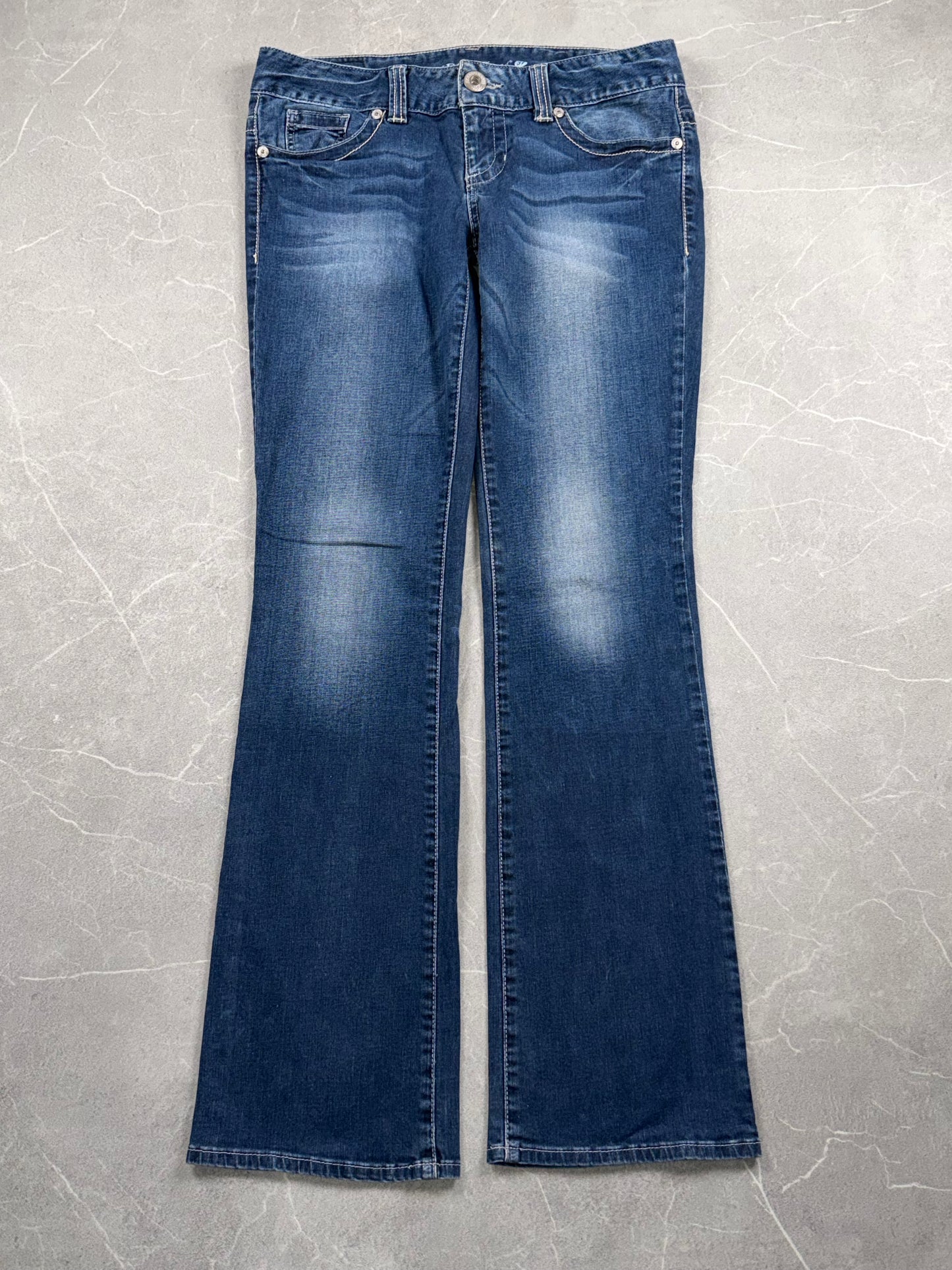 Guess Bootcut Low Rise // 31 (L)