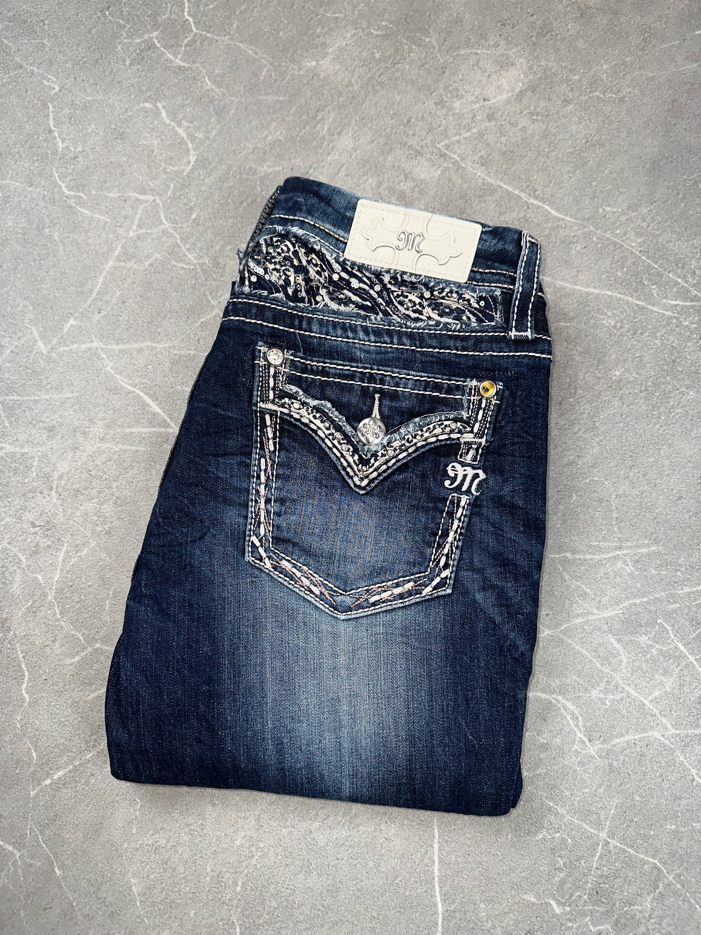 Miss Me Bootcut Mid Rise // 28 (M)