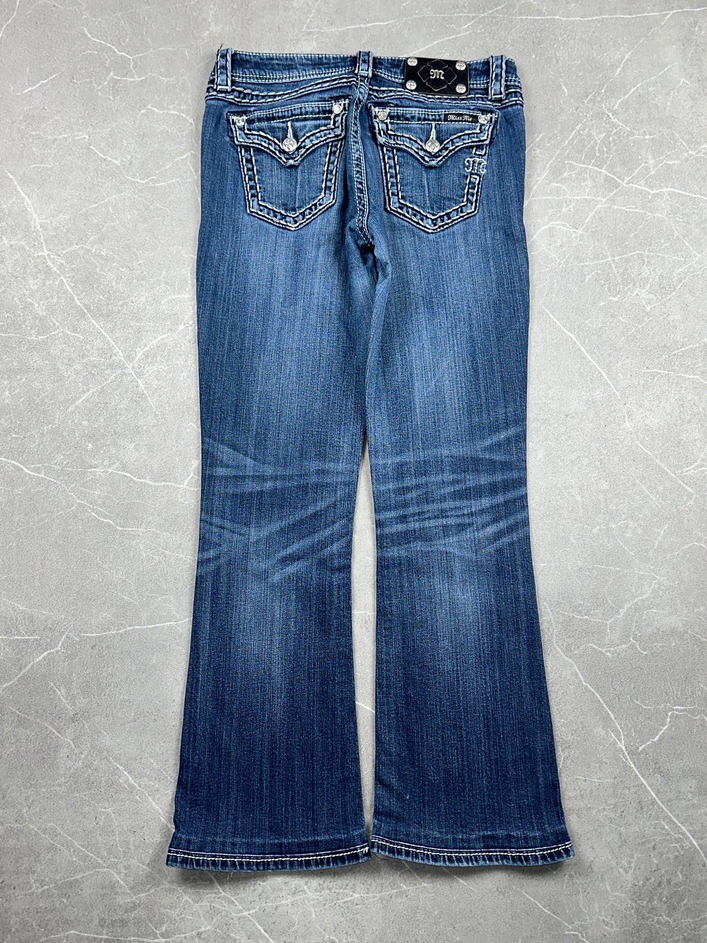 Miss Me Bootcut Low Rise // 28 (M)