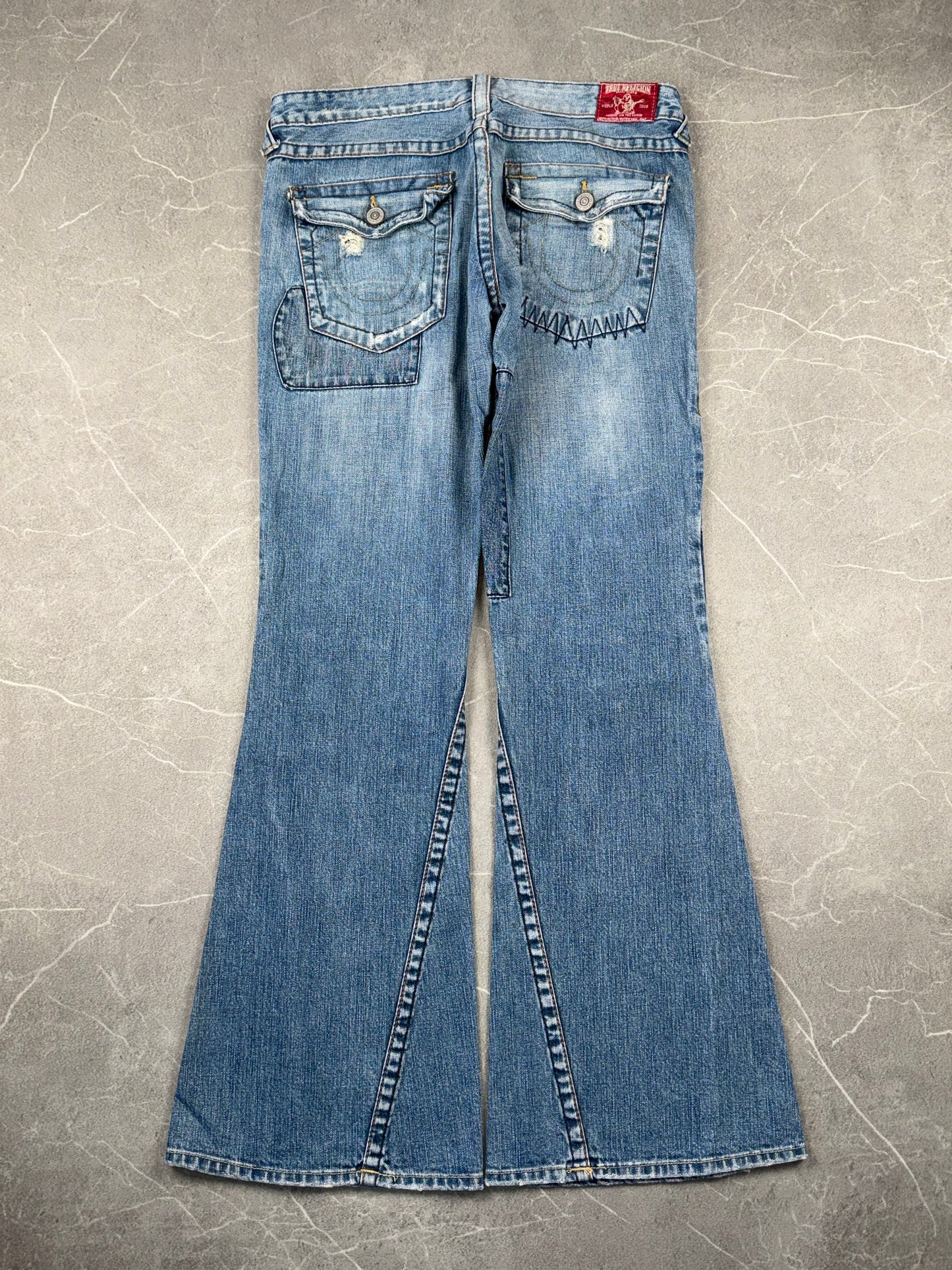 True Religion Flared Low Rise // 31 (L)