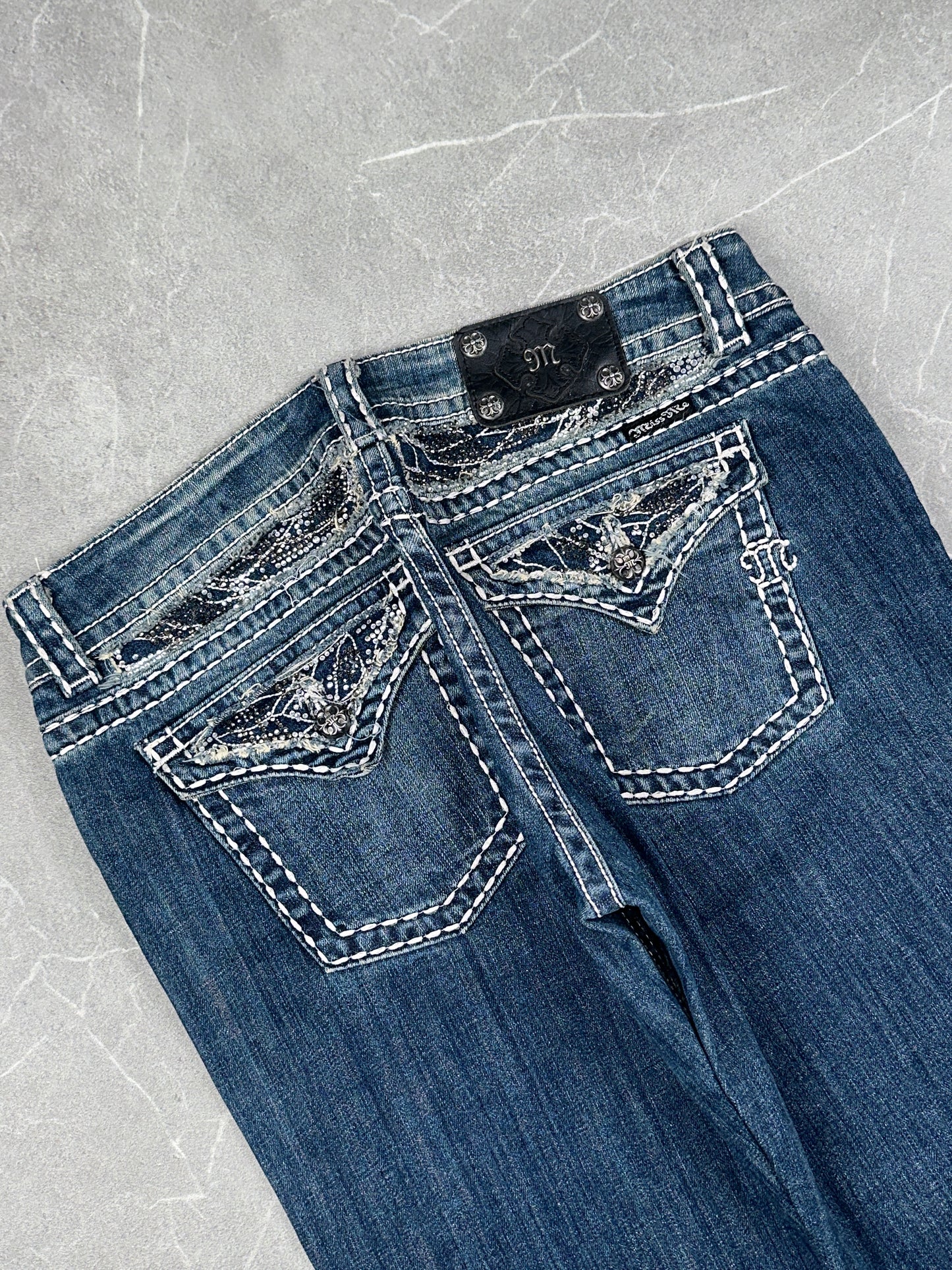 Miss Me Bootcut Low Rise // 31 (L)