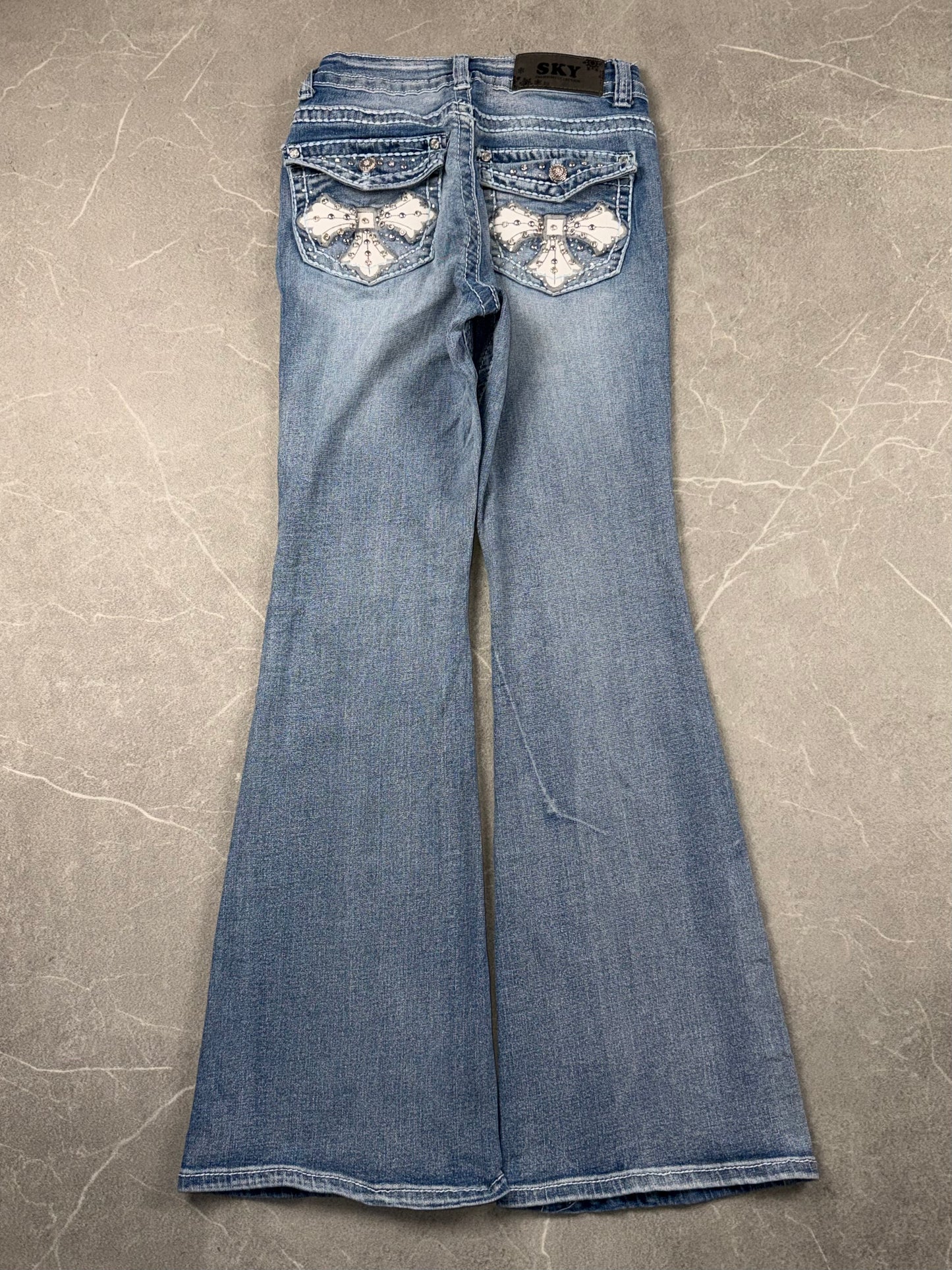 Sky Jeans Flared Low-Mid Rise // XS