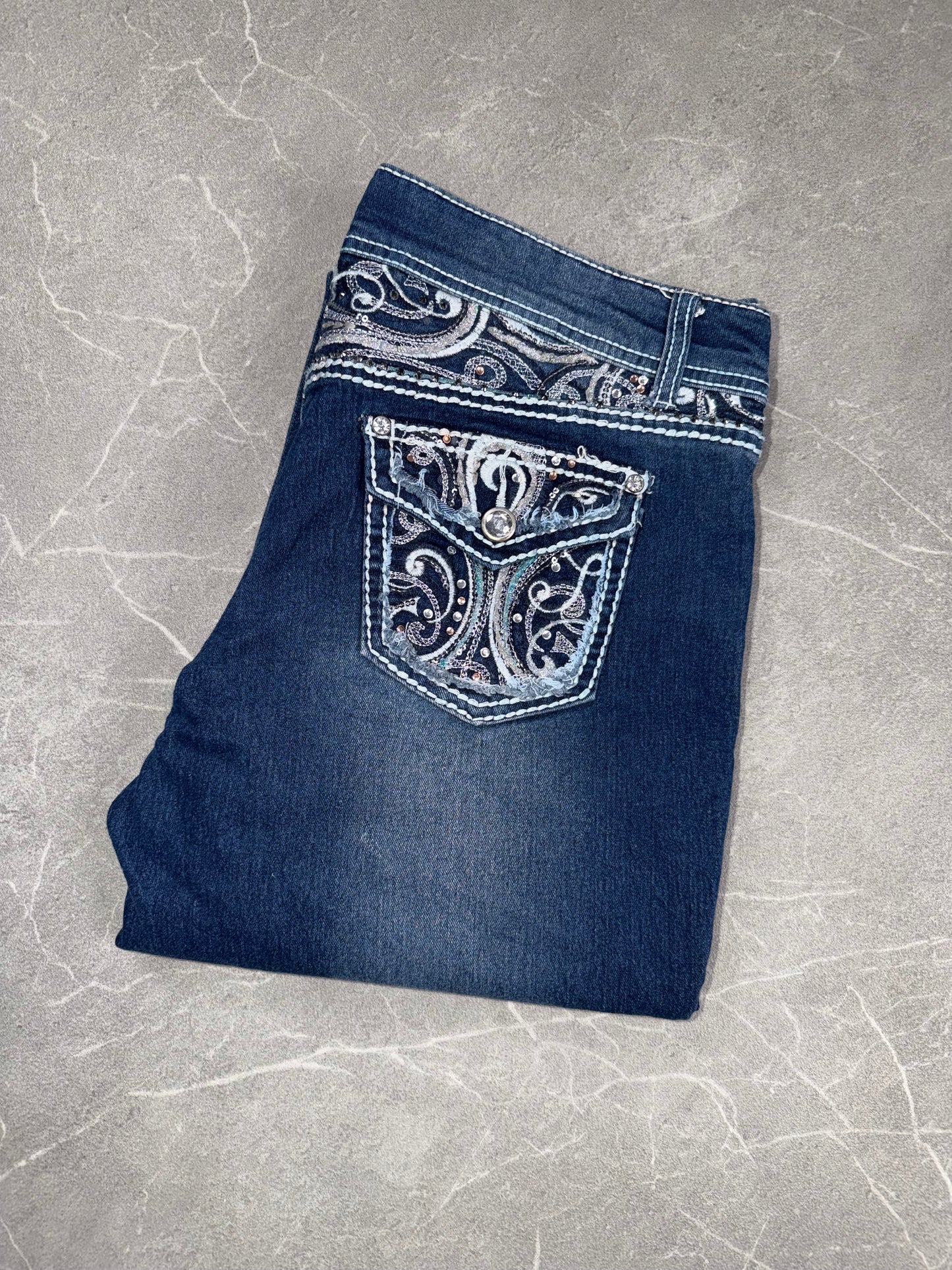 Arizona Bootcut Low Rise // L