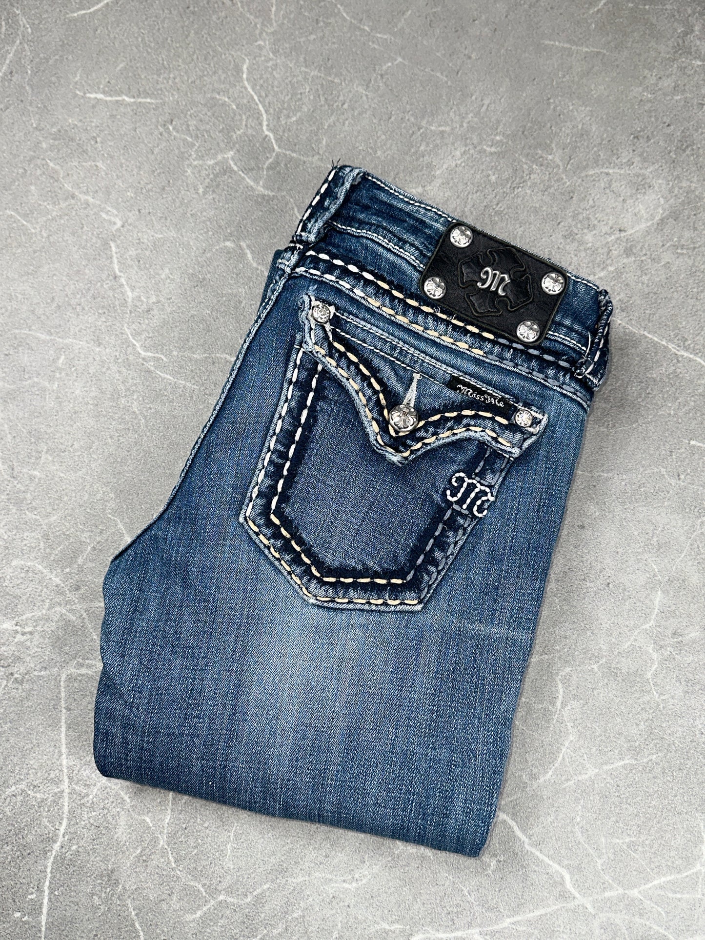 Miss Me Bootcut Low Rise // 29 (M)