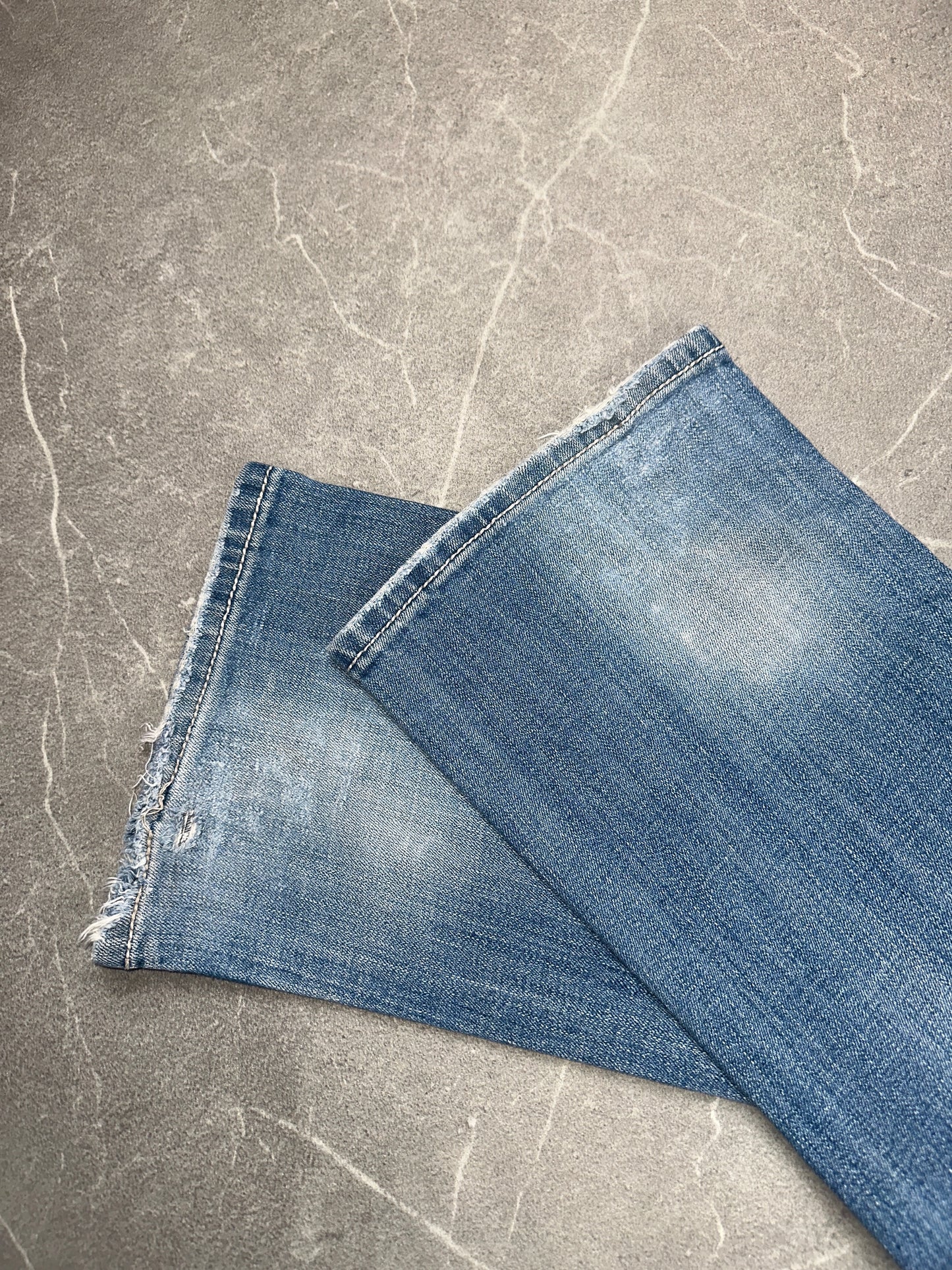 Miss Me Bootcut Low Rise // 29 (M)