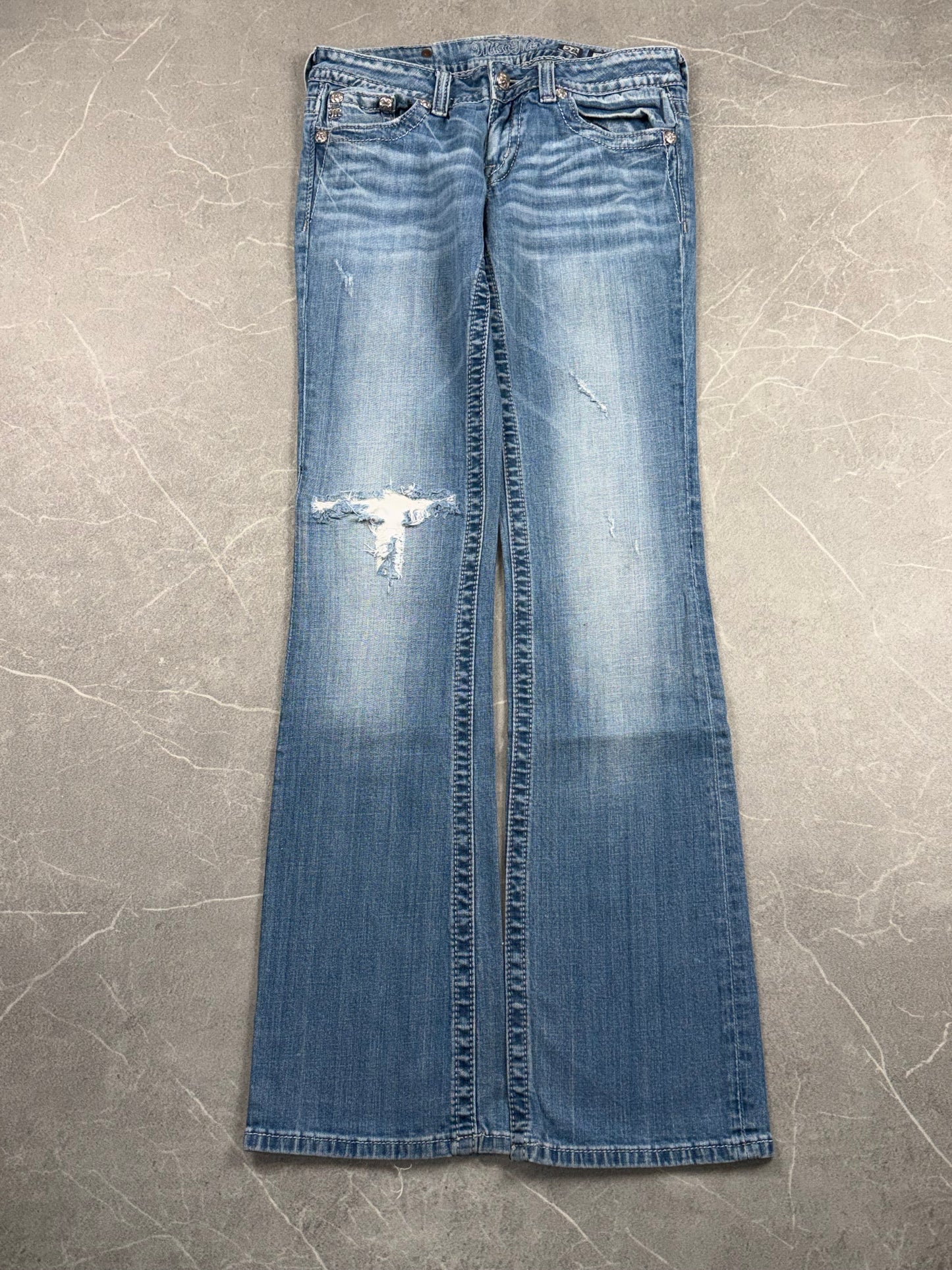 Miss Me Bootcut Low Rise // 28 (M)