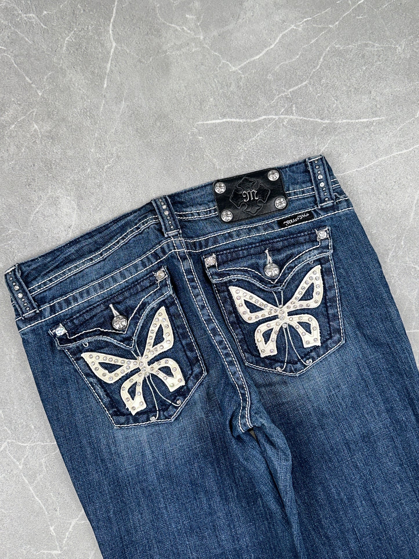 Miss Me Bootcut Low Rise // 31 (L)