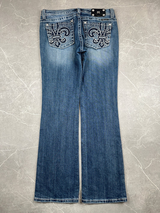Miss Me Bootcut Low Rise // 32 (L)