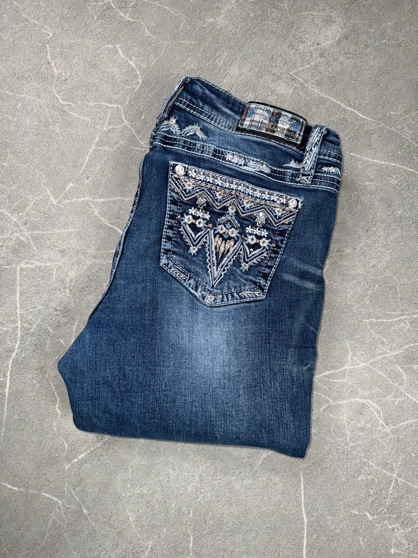 Grace in La Bootcut Low-Mid Rise // 31 (L)