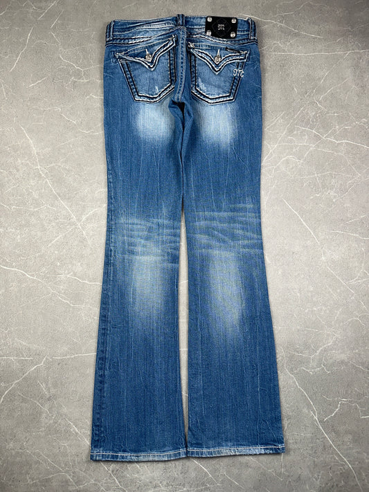 Miss Me Bootcut Low Rise // 30 (M)