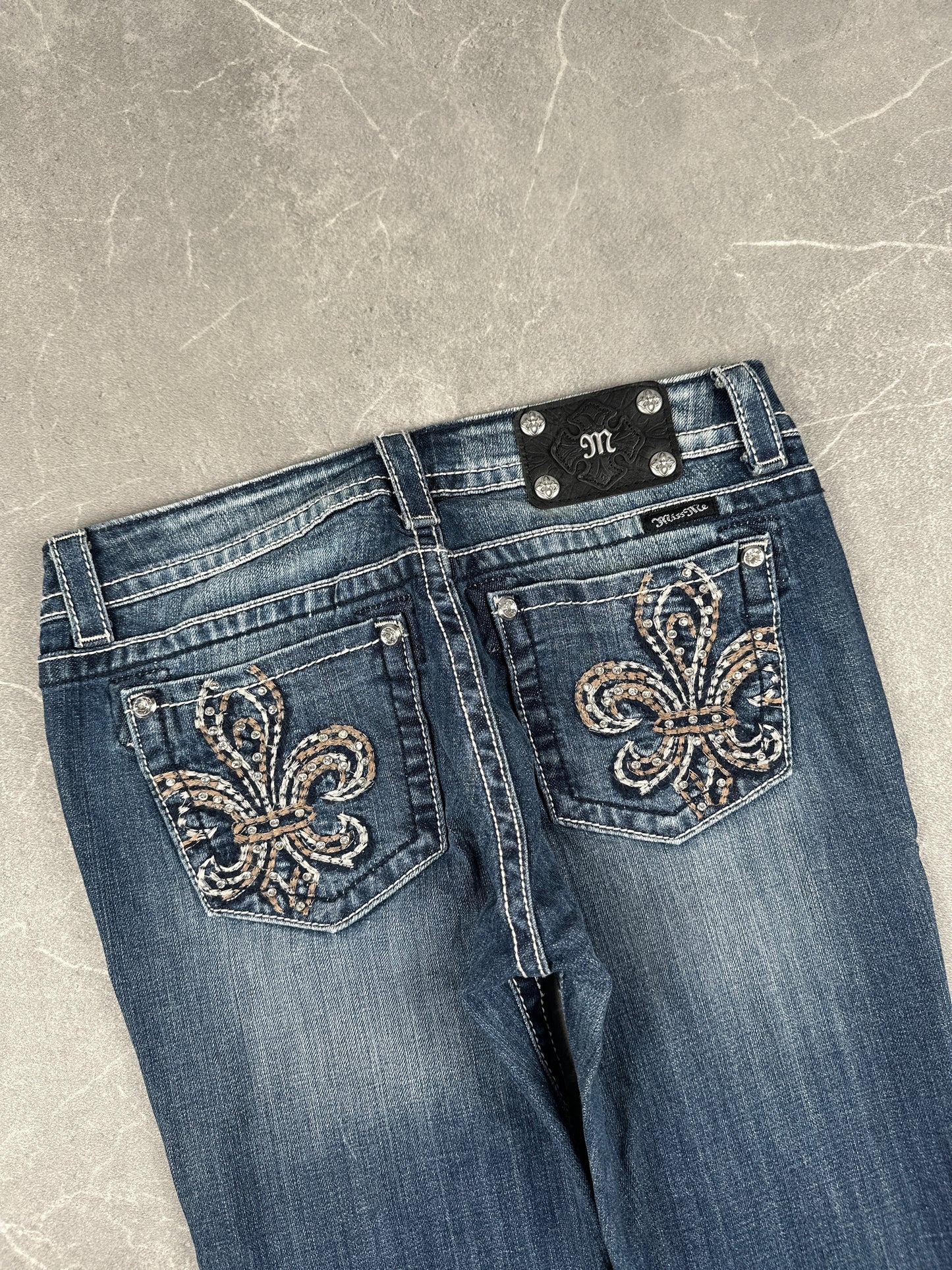 Miss Me Bootcut Low Rise // 30 (M)