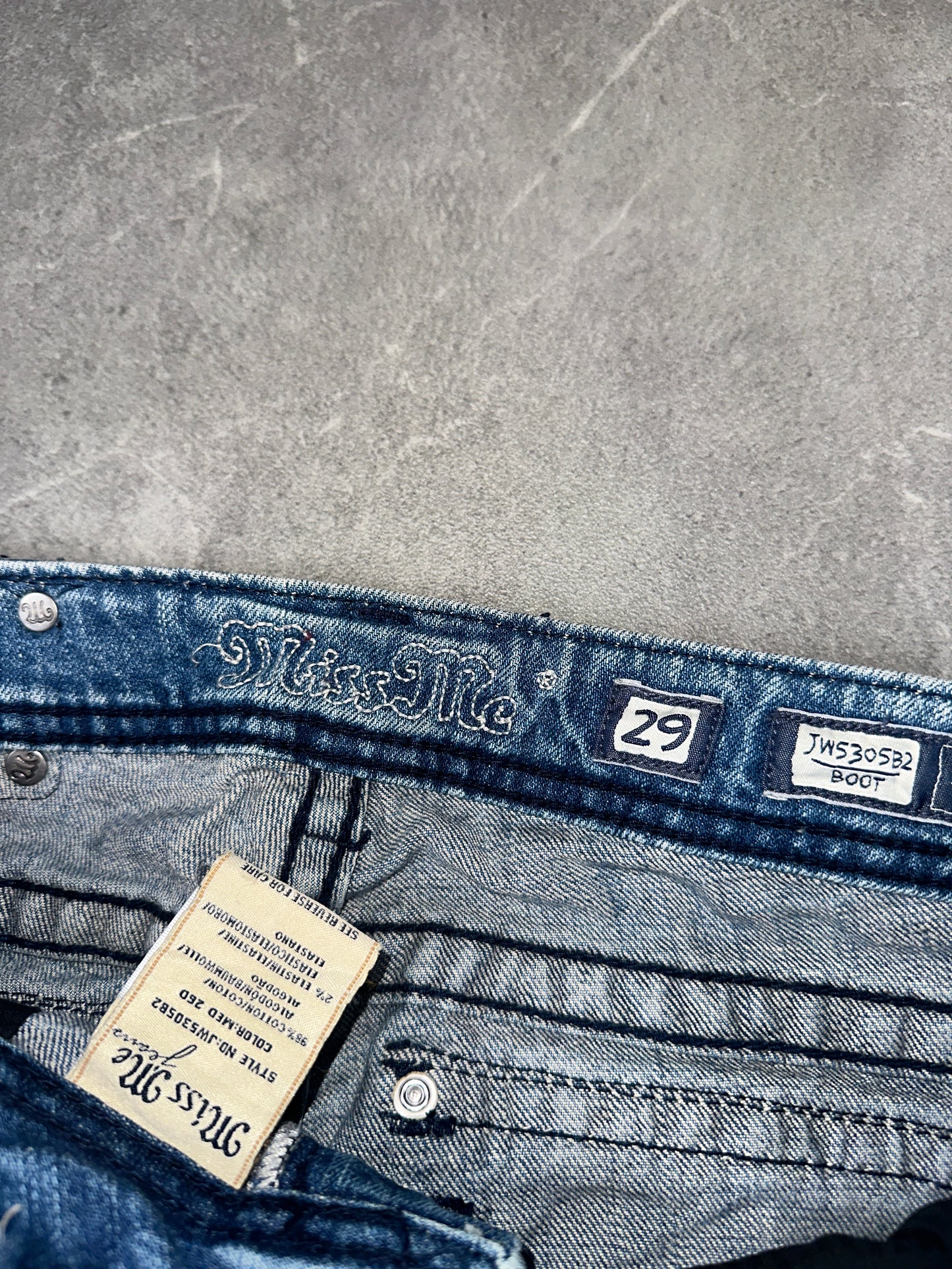 Miss Me Bootcut Low Rise // 29 (M)