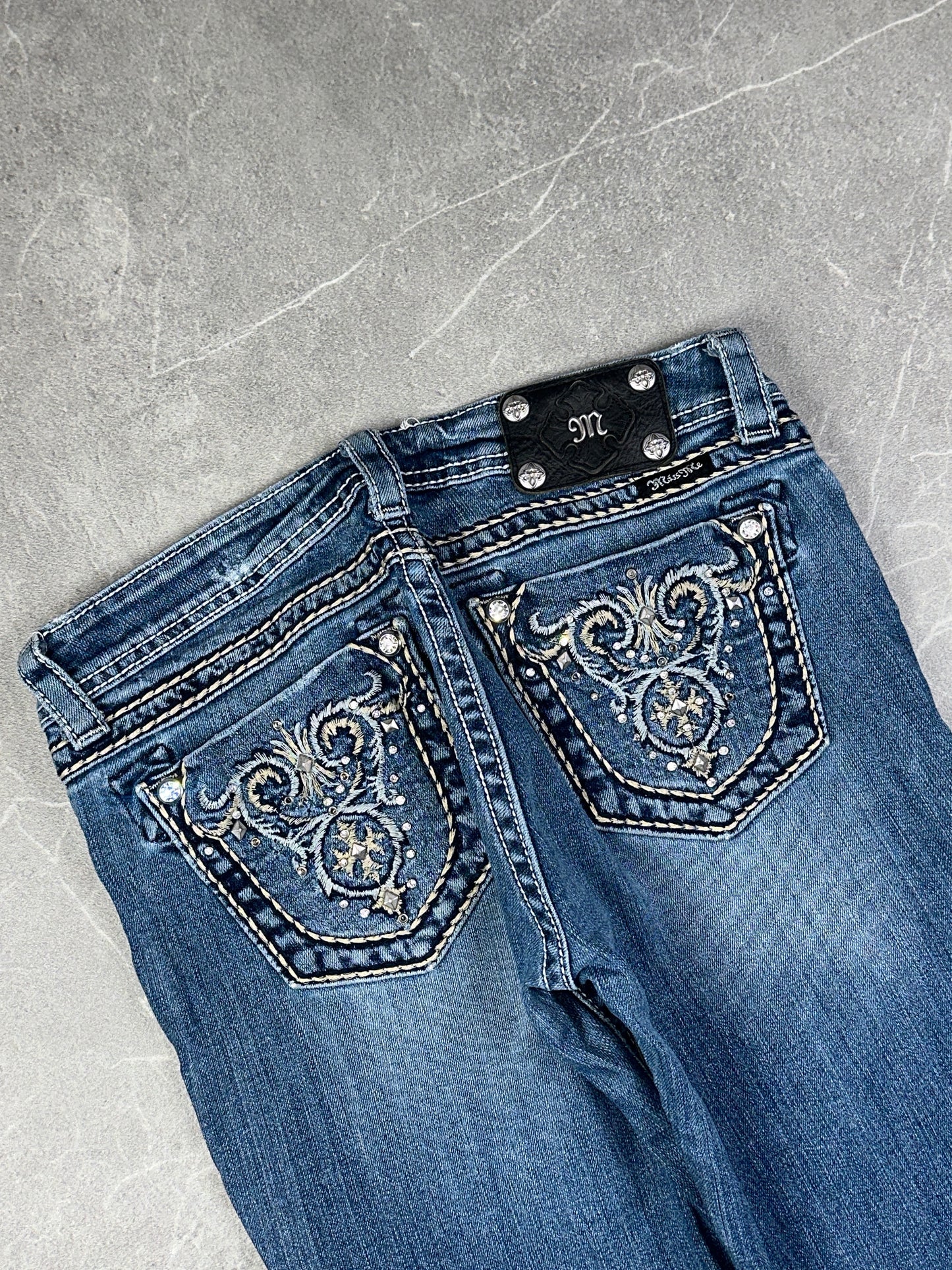 Miss Me Bootcut Low Rise // 30 (M)