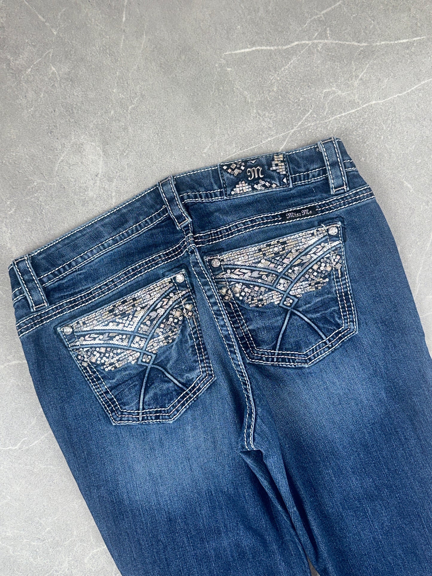 Miss Me Bootcut Low Rise // 31 (L)