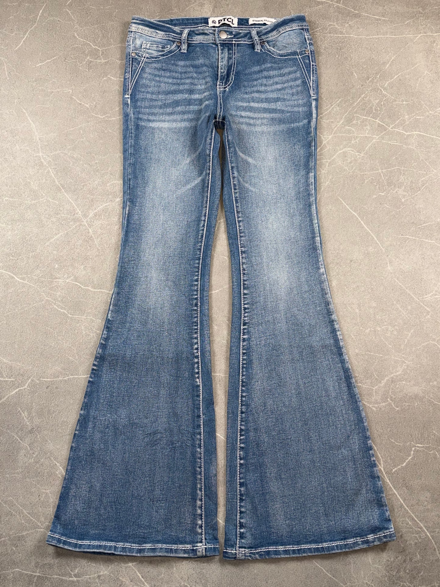 PTCL Jeans Flared Mid Rise // 28 (M)