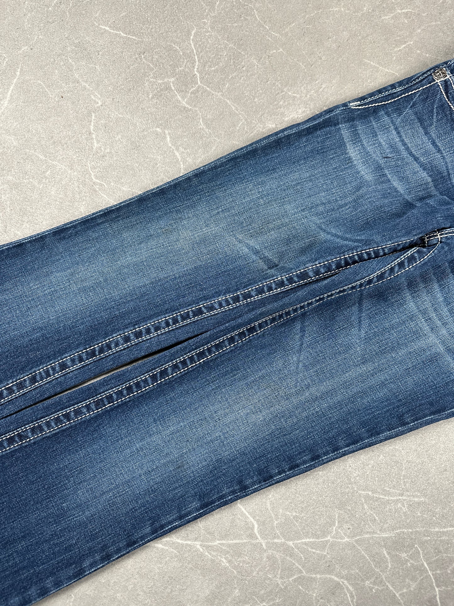 Miss Me Bootcut Low Rise // 28 (M)